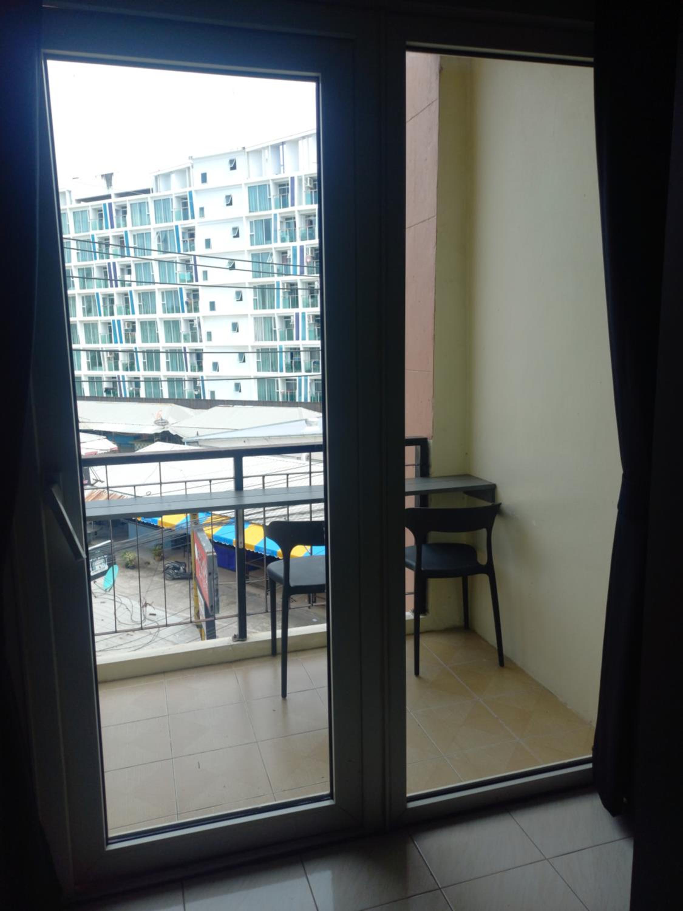 Superior Double Room with Balcony & Street View - Photo 4