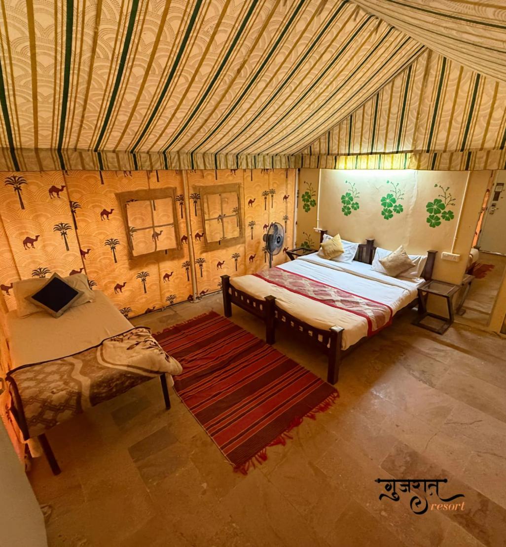Tent - Photo 8