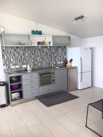 Apartment with Sea View - Photo 12