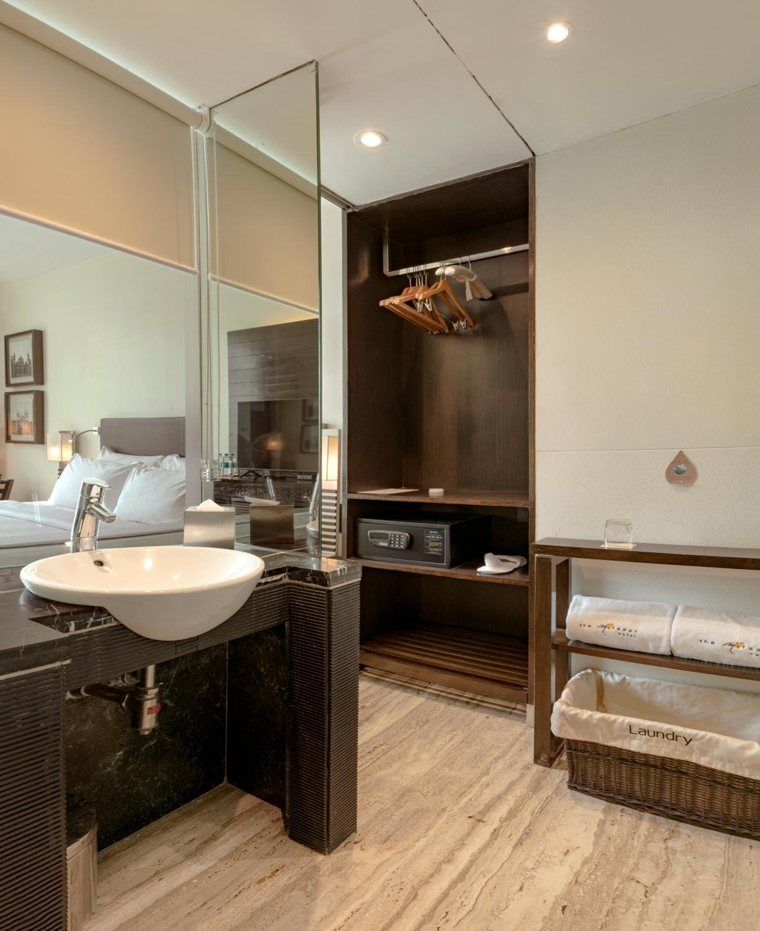 Club Myra Room with 20% discount on Buffet Lunch and Dinner, 10% discount on Laundry & Airport Pick-up - Photo 11