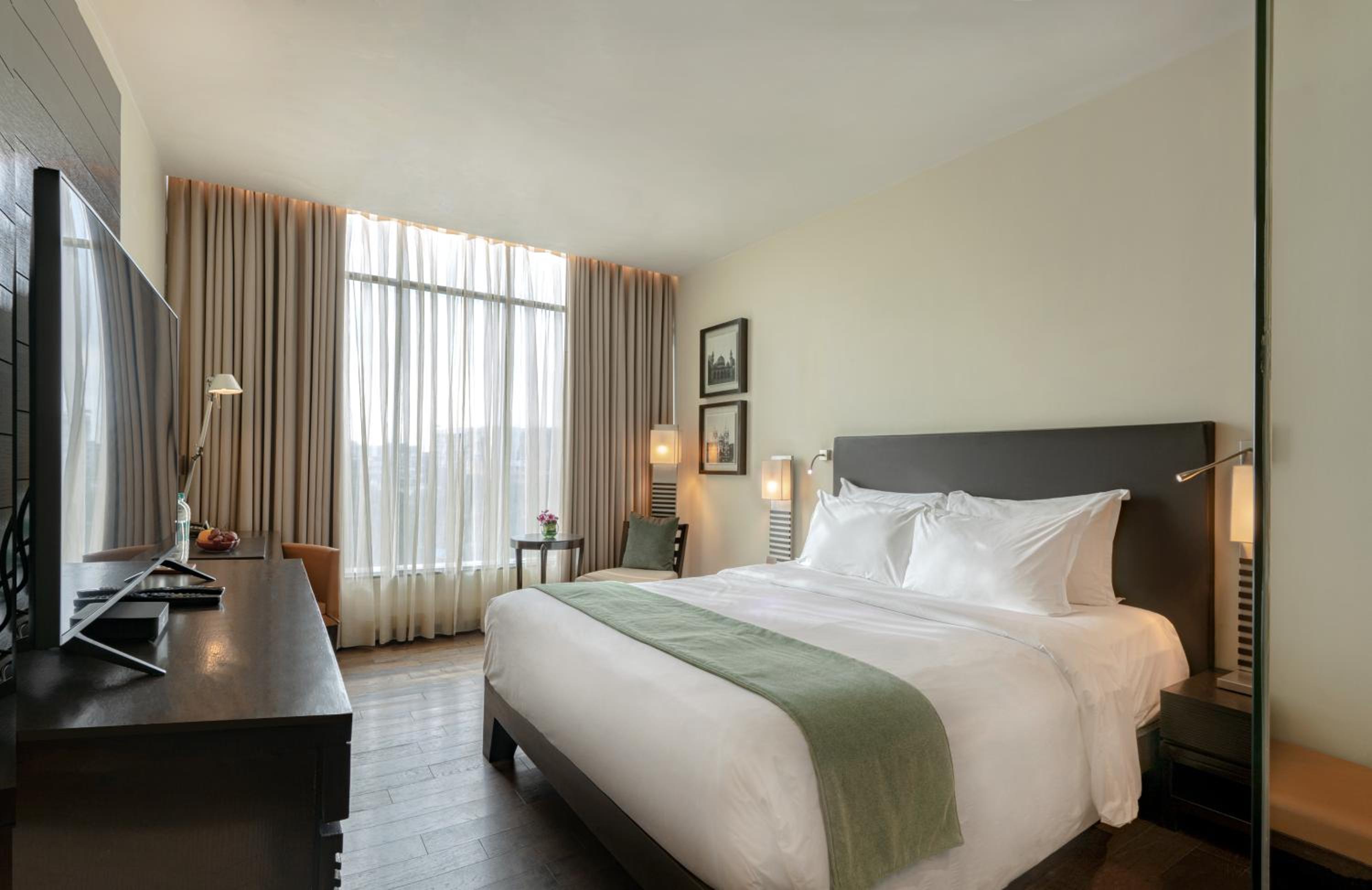 Club Myra Room with 20% discount on Buffet Lunch and Dinner, 10% discount on Laundry & Airport Pick-up - Photo 9
