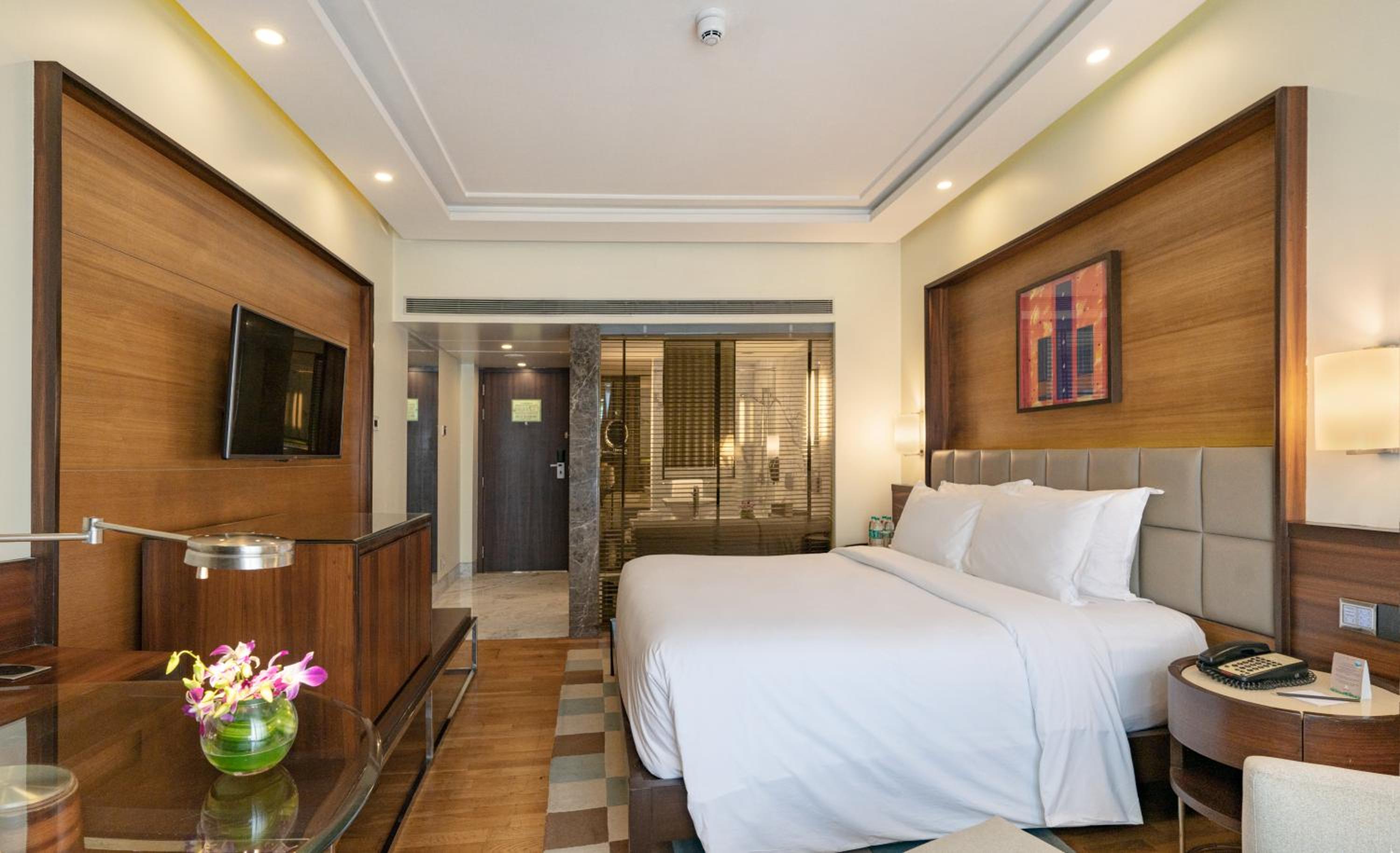 Club Myra Room with 20% discount on Buffet Lunch and Dinner, 10% discount on Laundry & Airport Pick-up - Photo 5