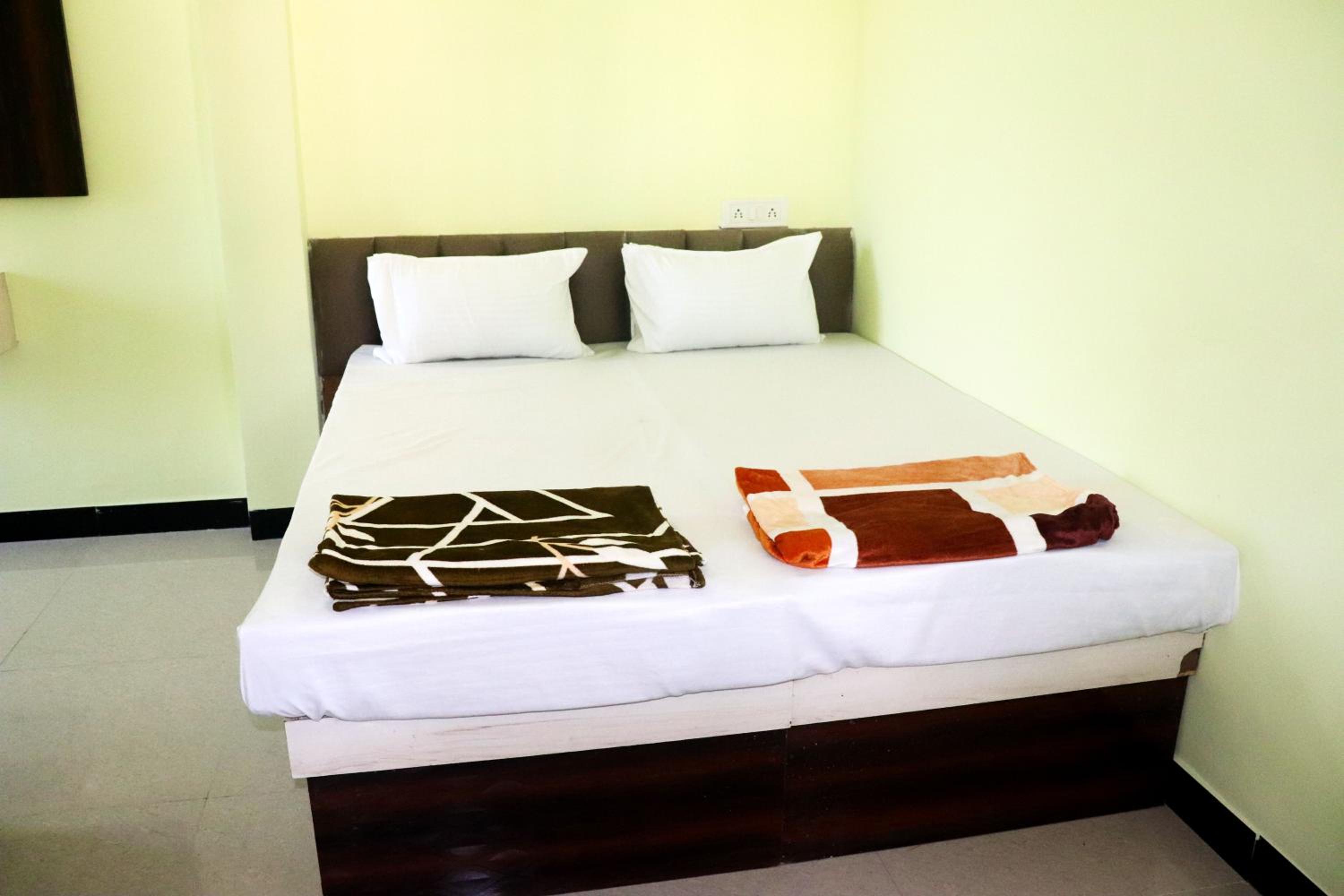 Quadruple Room - Photo 9