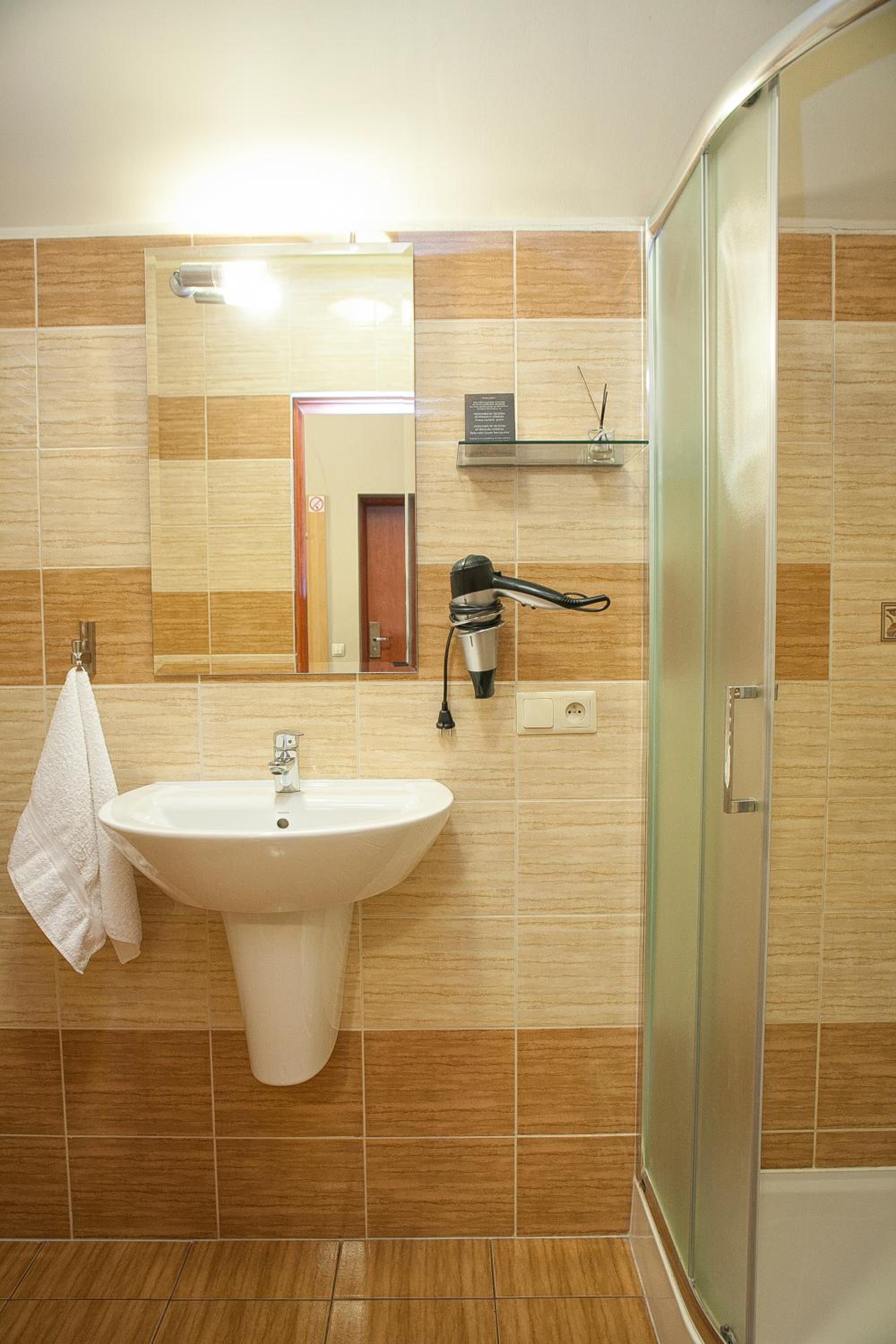 Deluxe Double Room - Photo 6