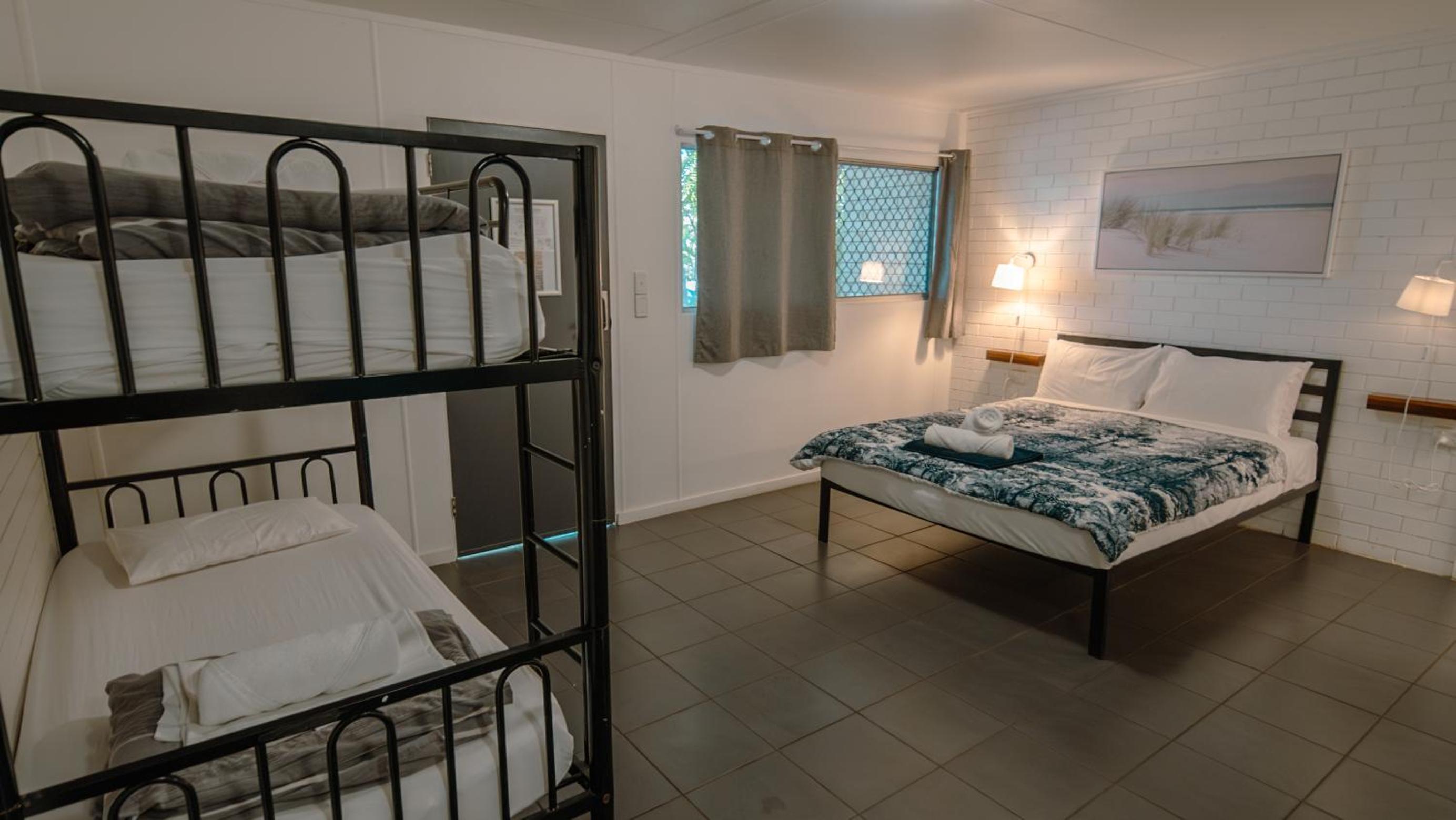 Deluxe Quadruple Room - Photo 4