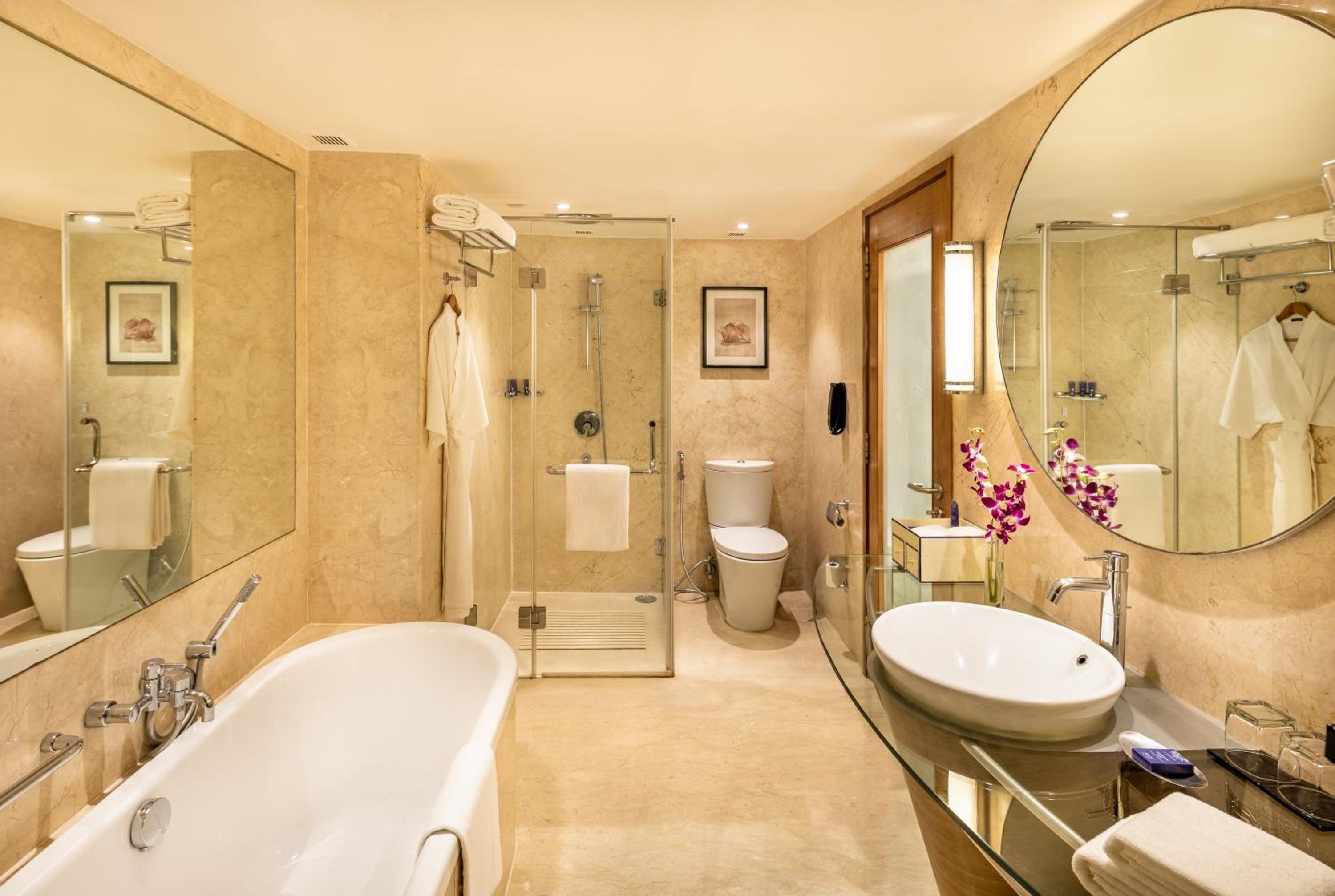 Premium Room City View Twin Bed - Photo 3