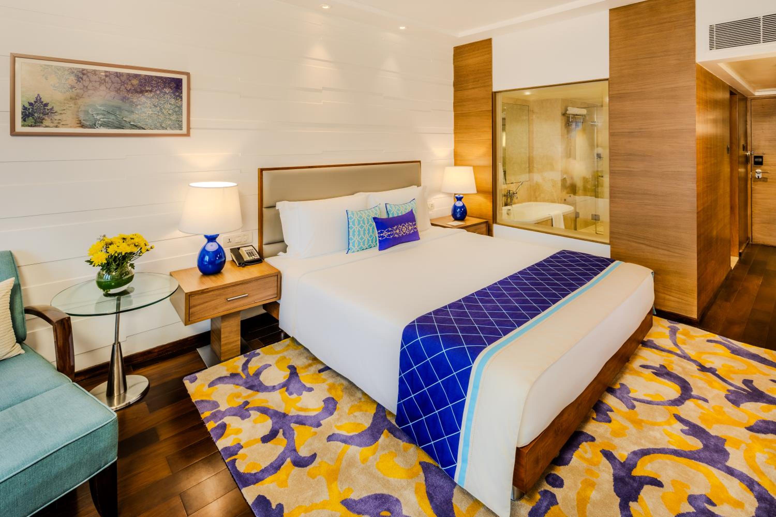 Deluxe Room City View King Bed - Photo 1