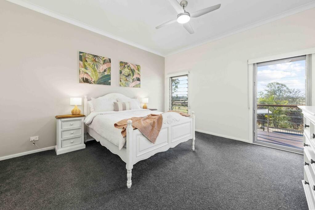 Three-Bedroom House photo 2