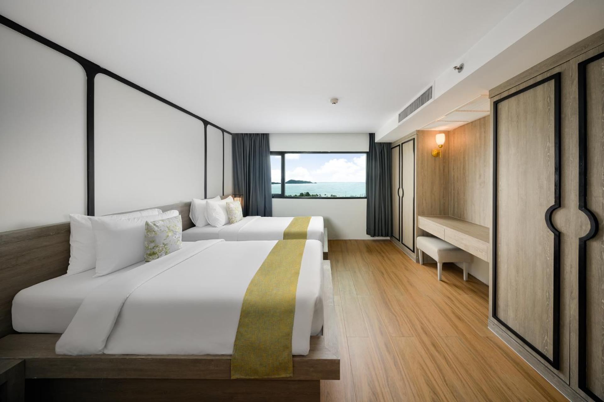 Grand Deluxe 2 Bedroom Family Suite - Photo 8