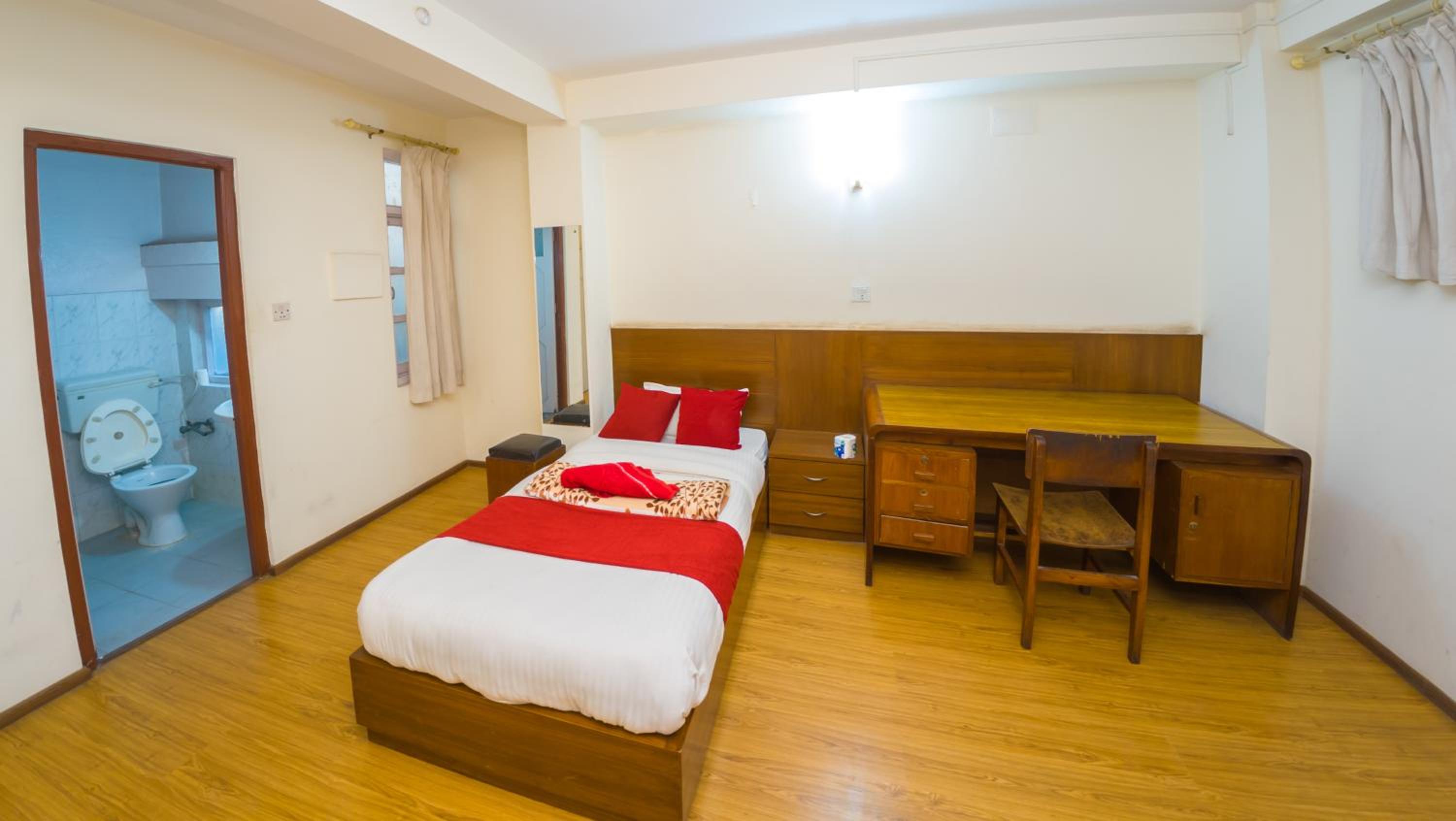 Deluxe Triple Room - Photo 9