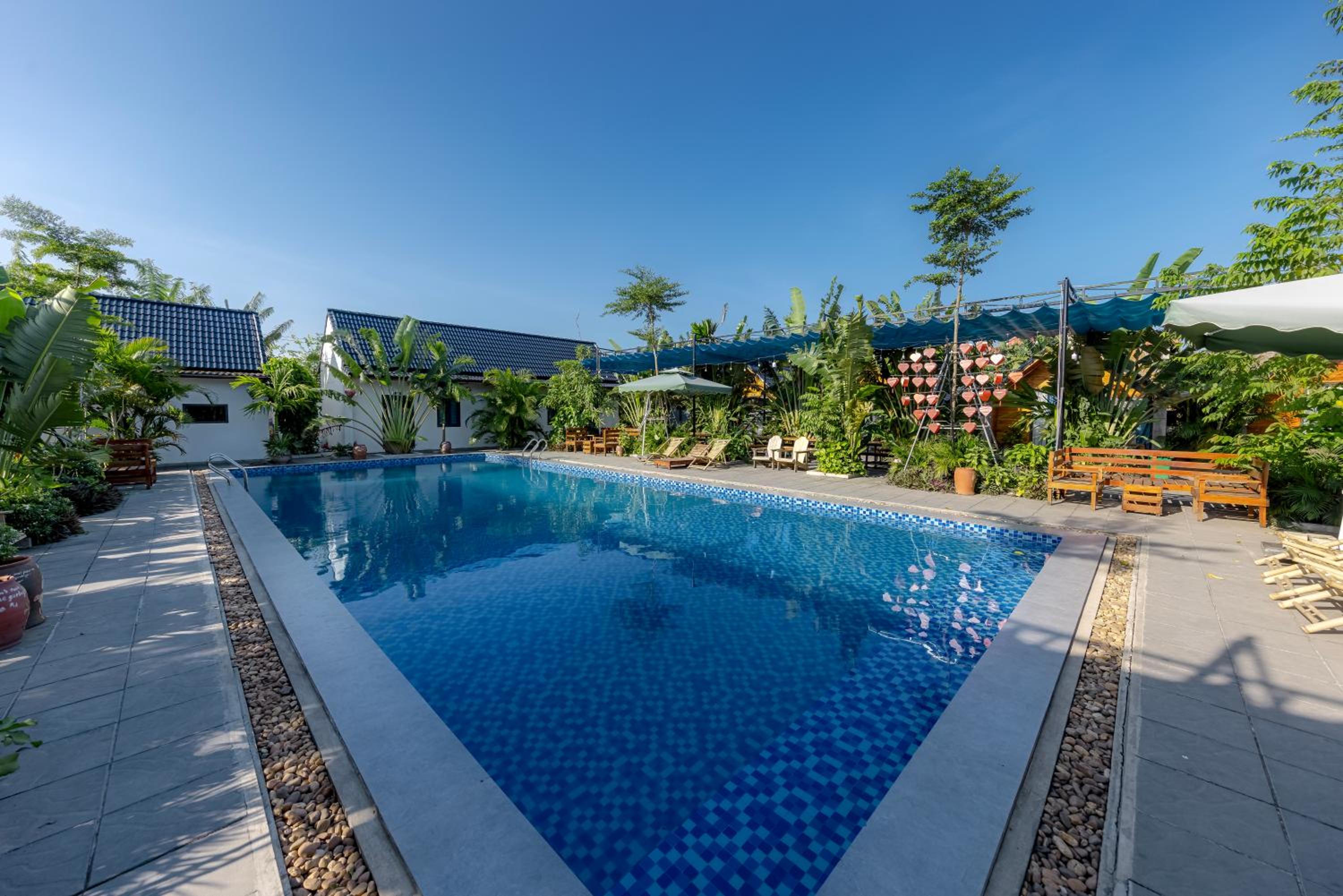 Double Room with Pool View photo 3