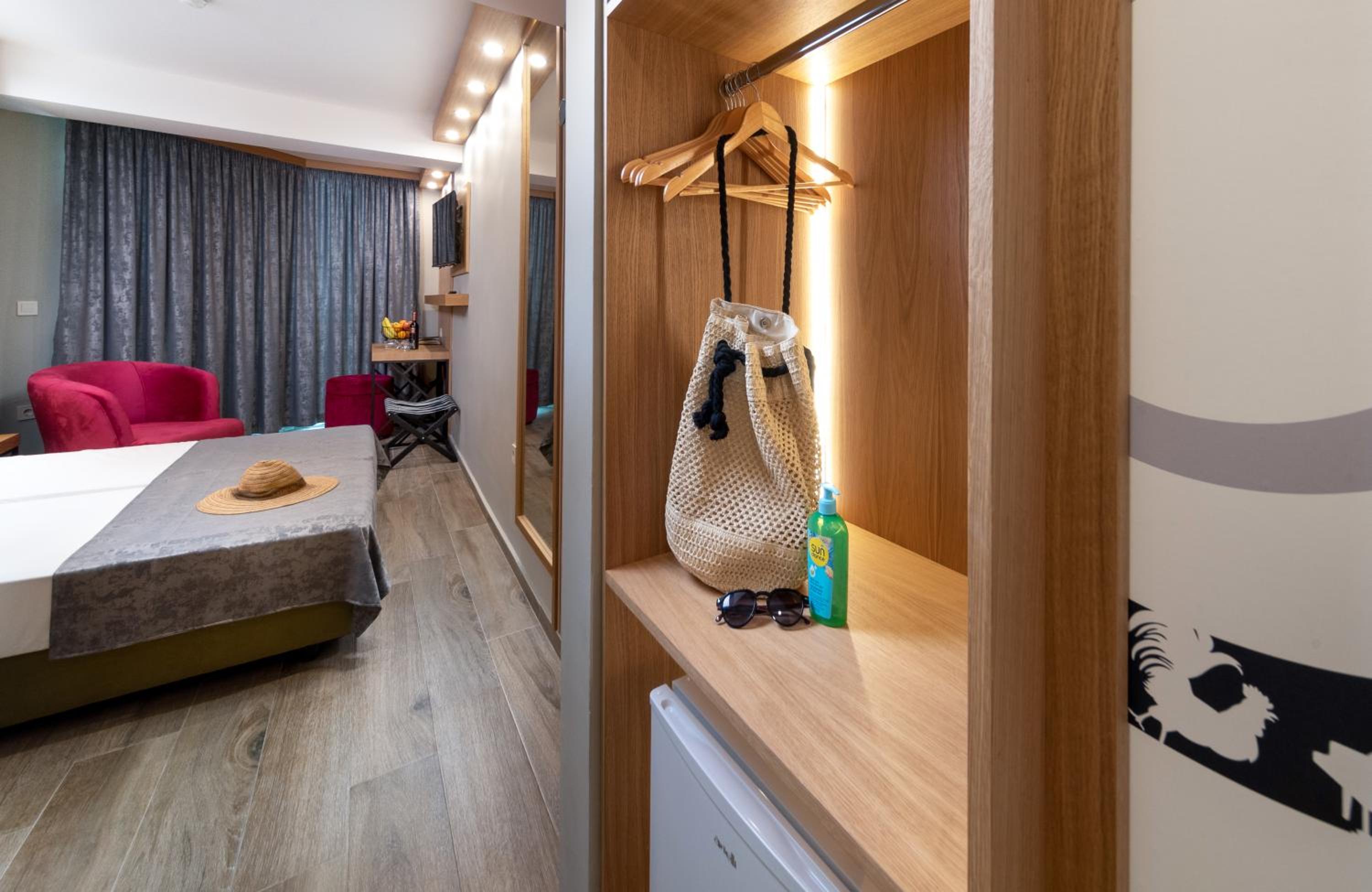 Deluxe Double Room with Balcony (2 Adults) photo 1