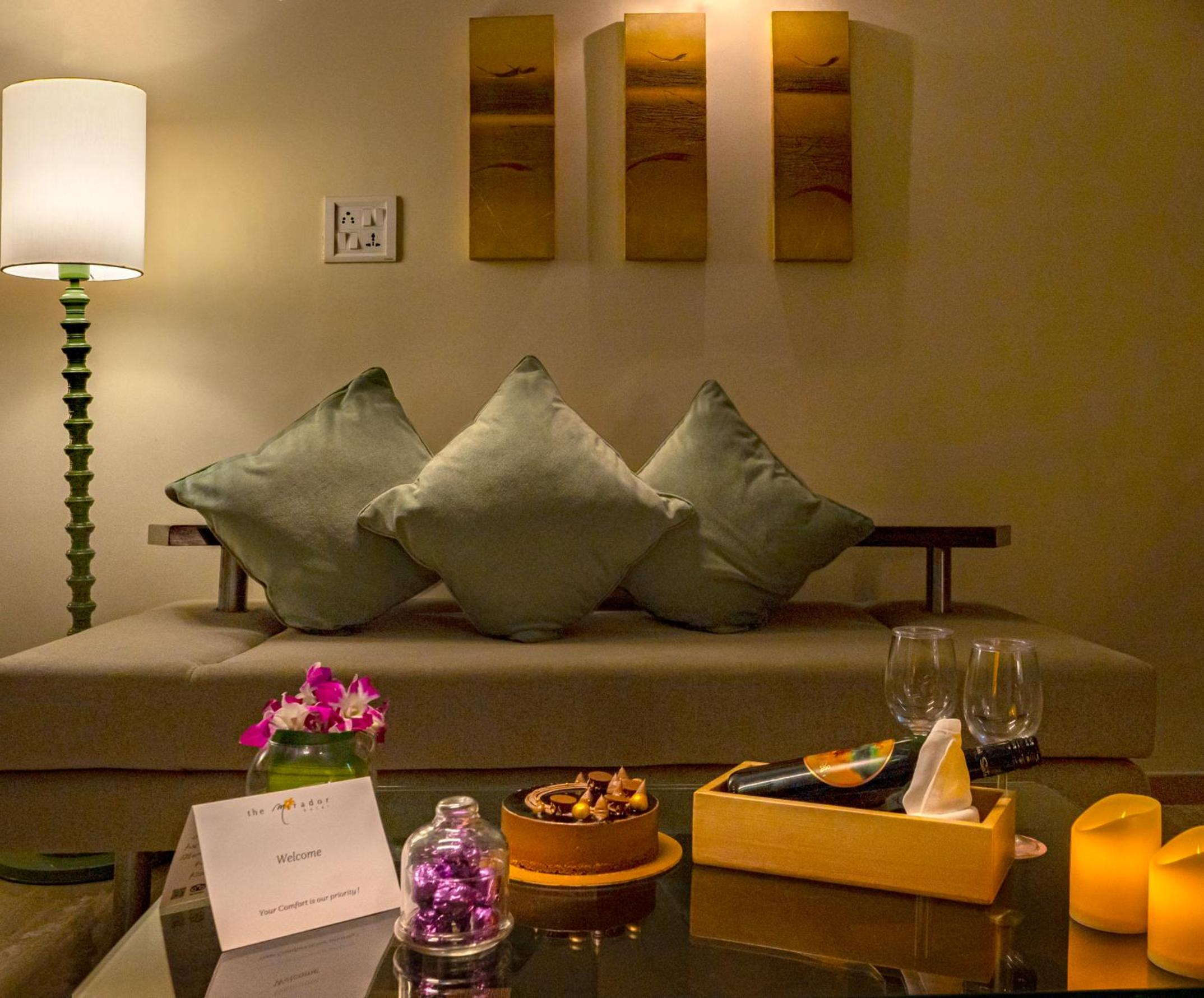 Suite with 20% discount on Buffet Lunch and Dinner, 10% discount on Laundry & Airport Pick-up - Photo 6