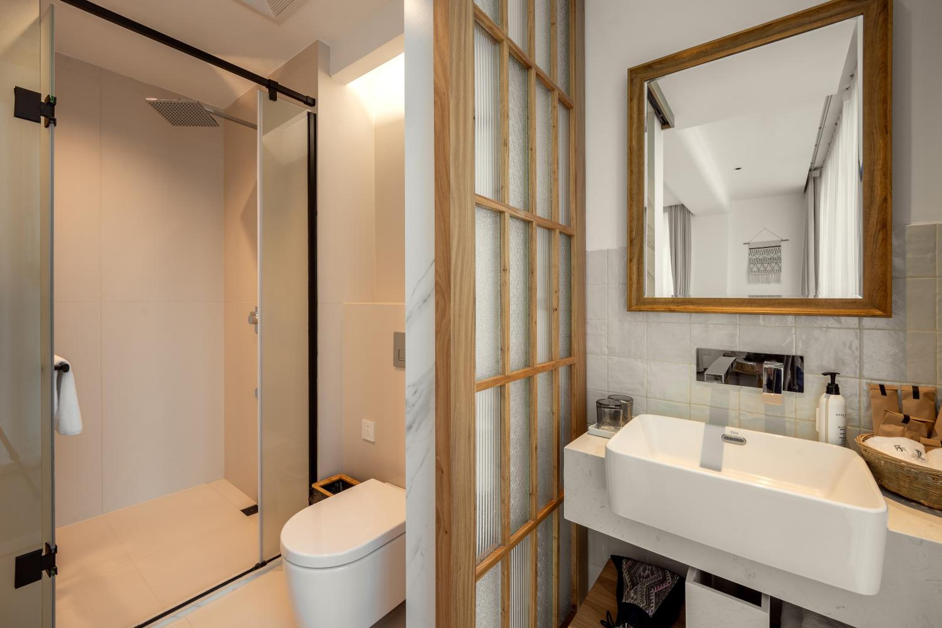 Deluxe Double Room with Balcony photo 2