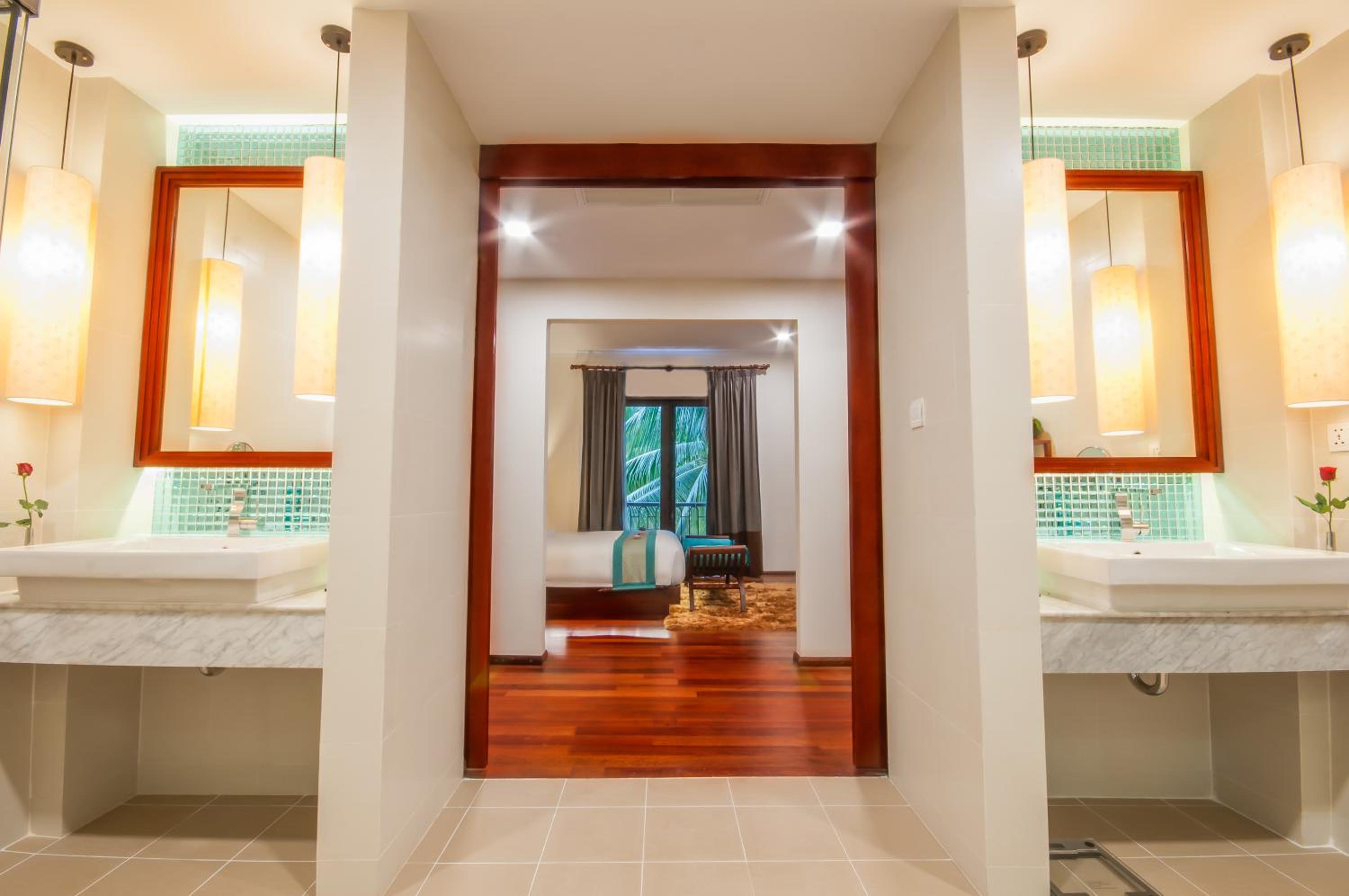 King Suite - Photo 5