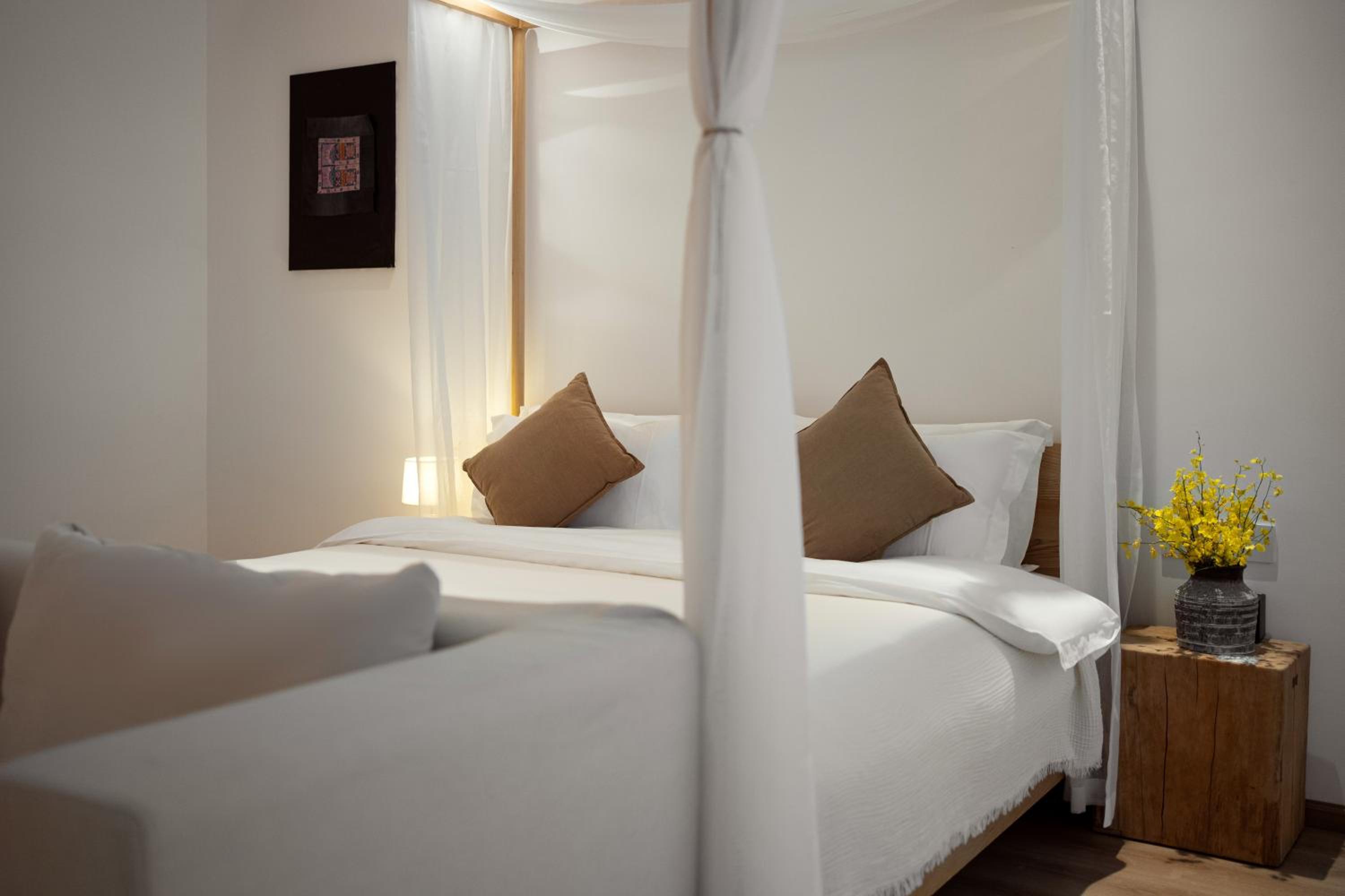 Deluxe Double Room with Bath photo 2