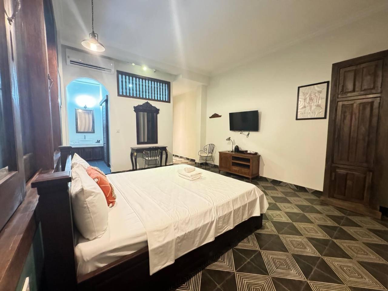 Deluxe Double Room - Photo 24