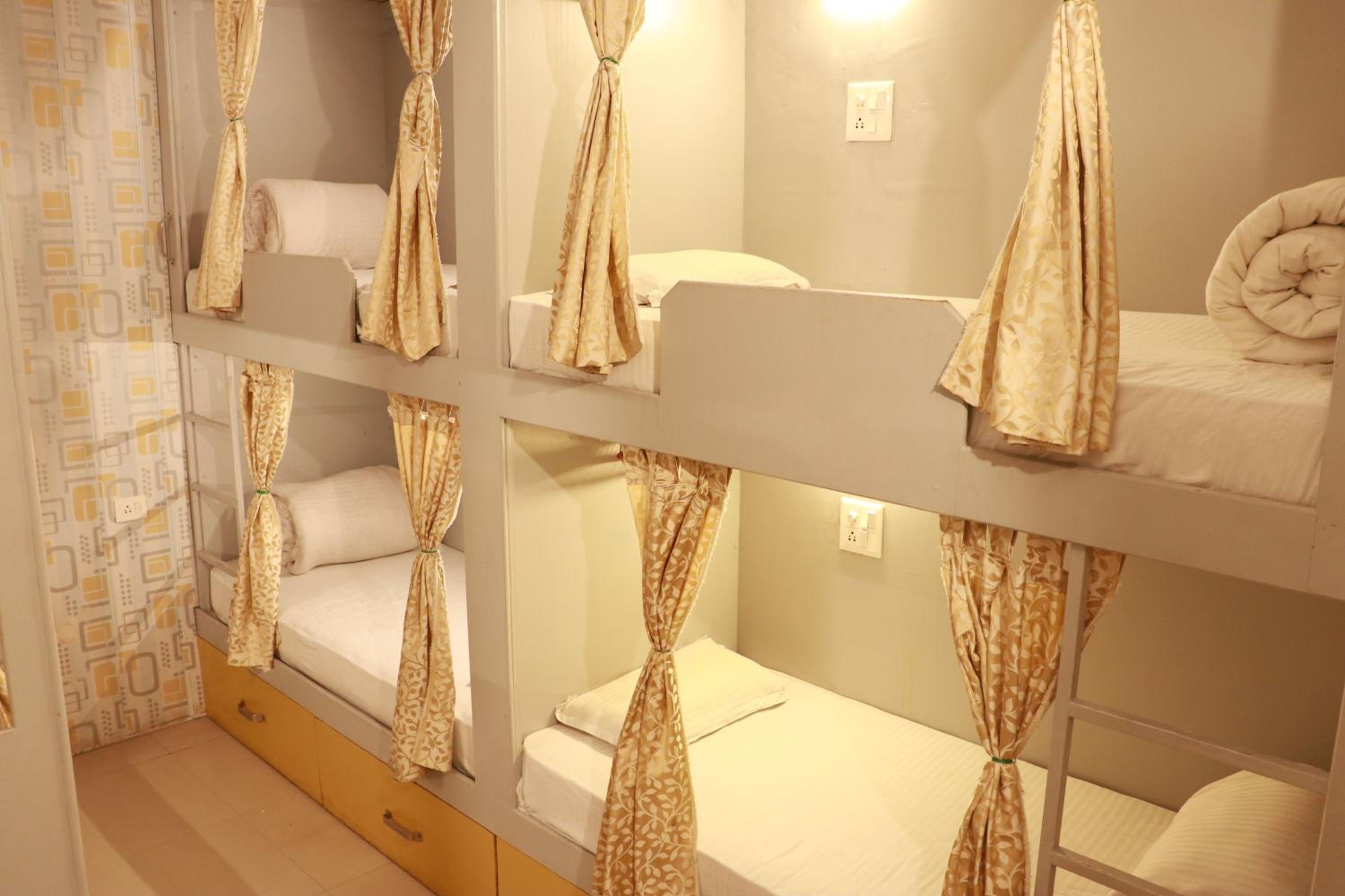 Single Bed in 10-Bed Dormitory Room photo 2
