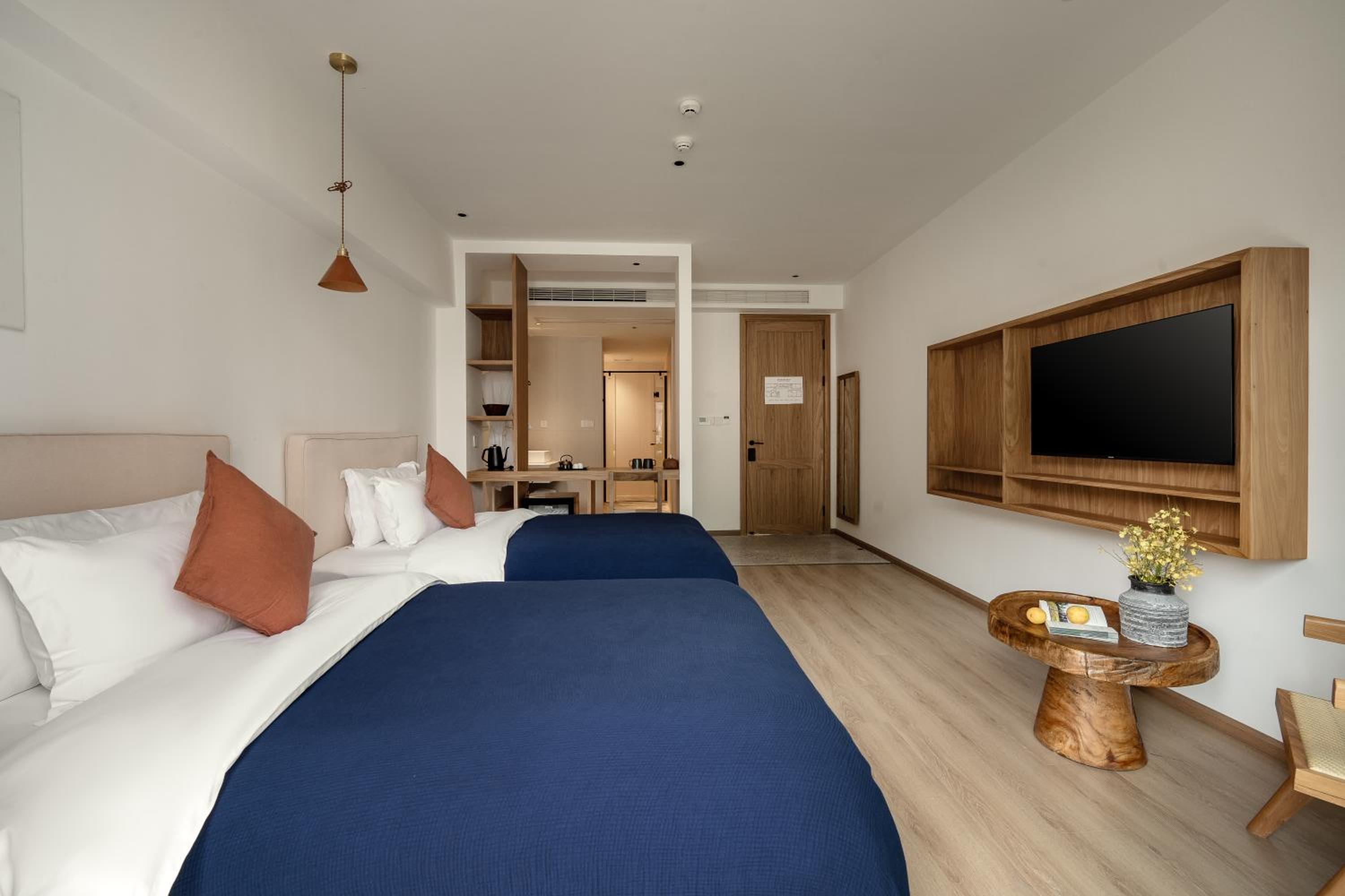 Twin Room with Balcony photo 3