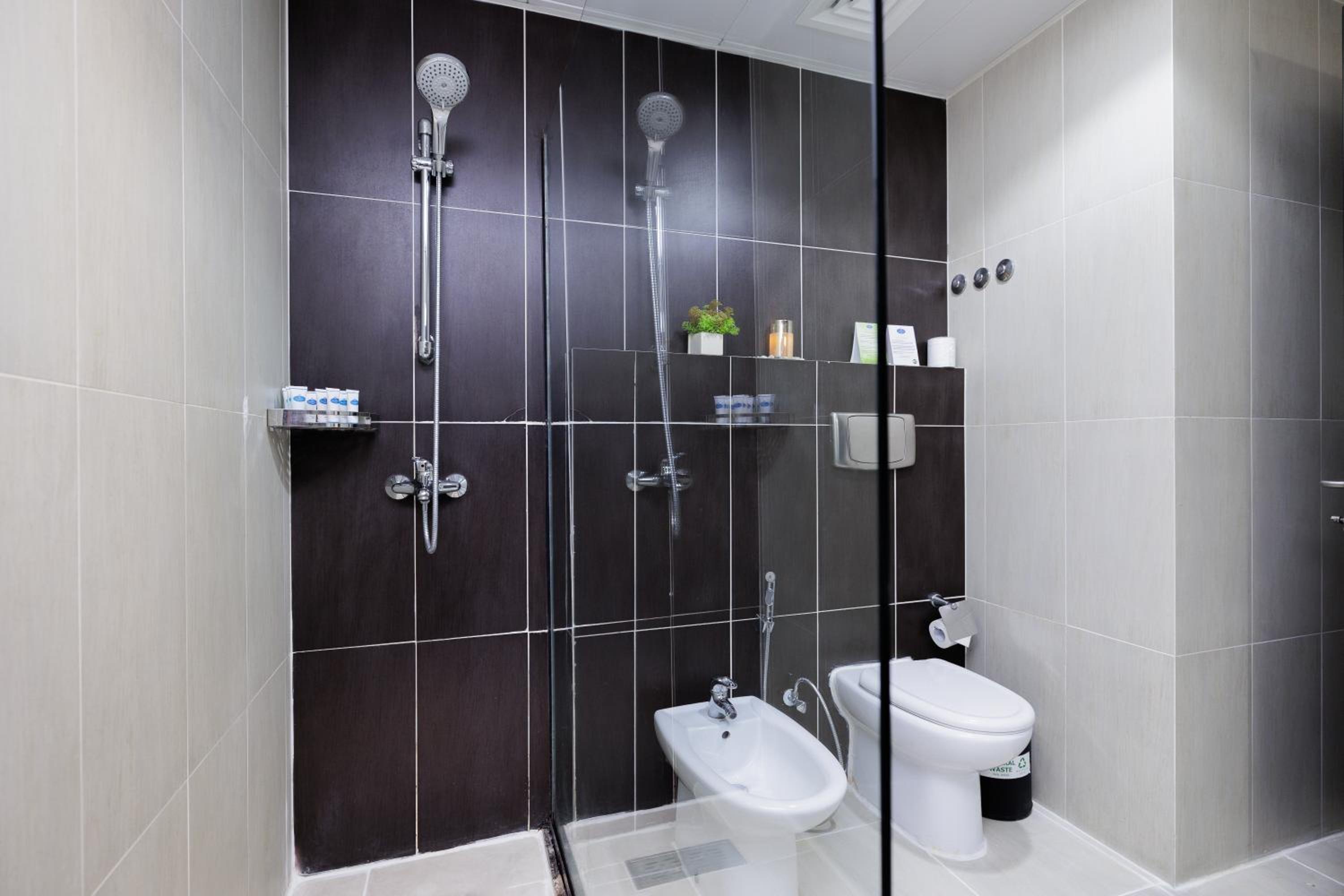 Deluxe Double or Twin Room - Photo 7