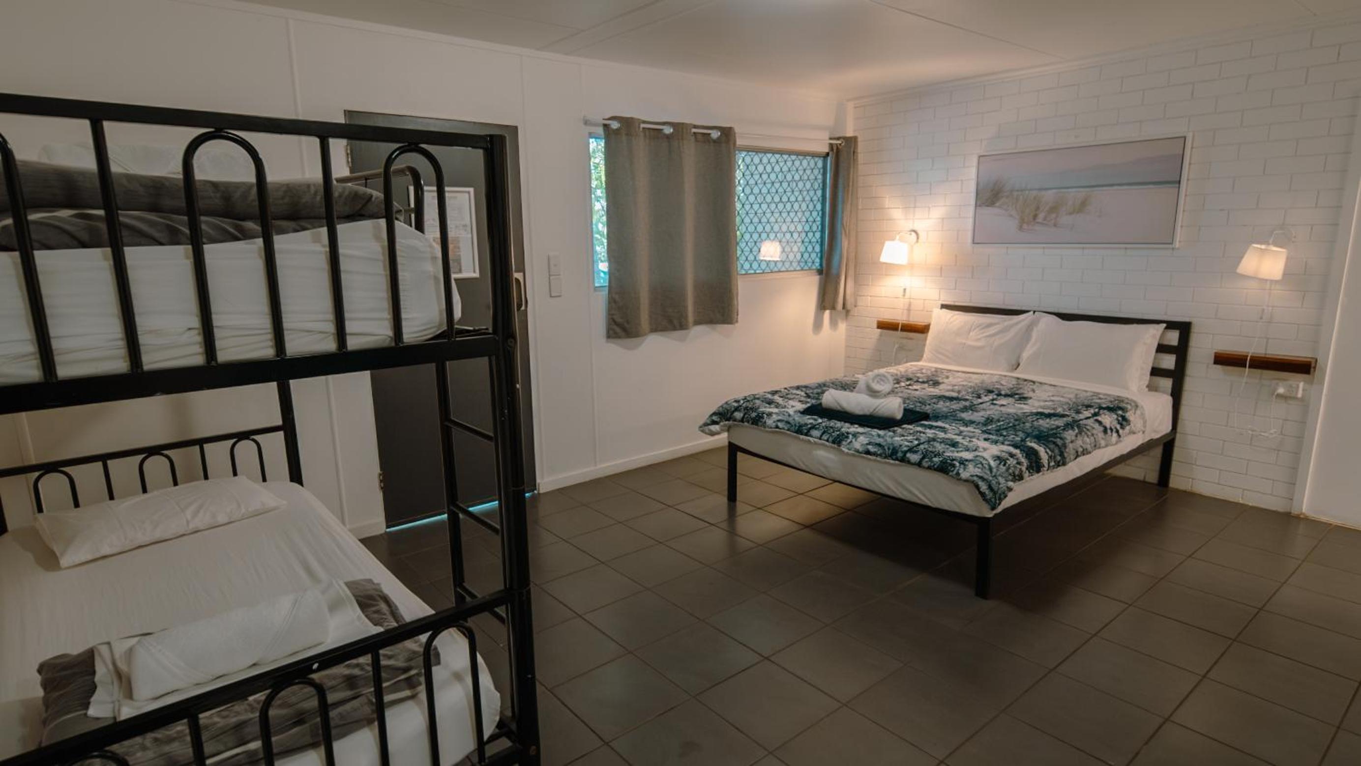 Deluxe Quadruple Room - Photo 6