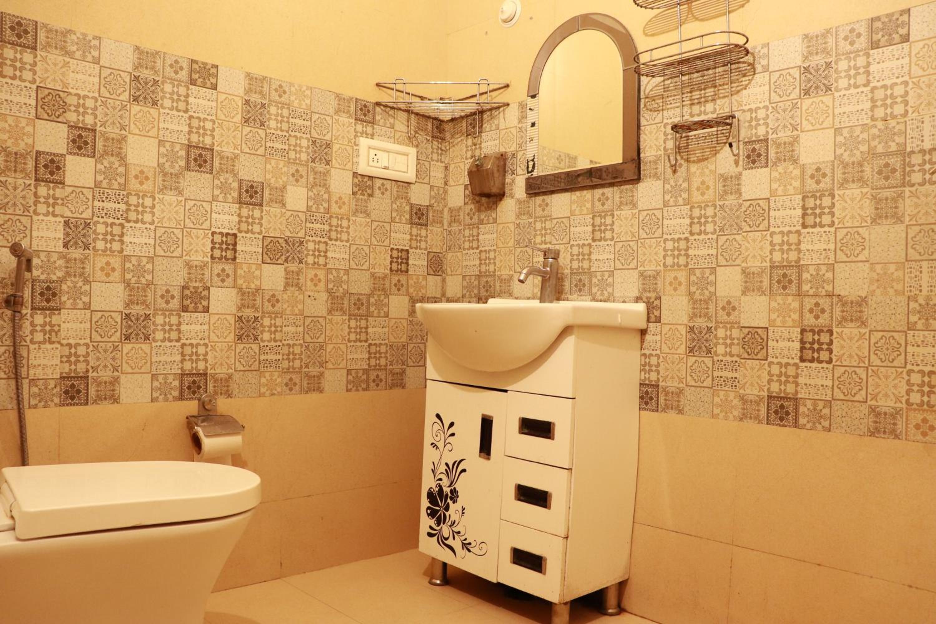 Deluxe King Room photo 2