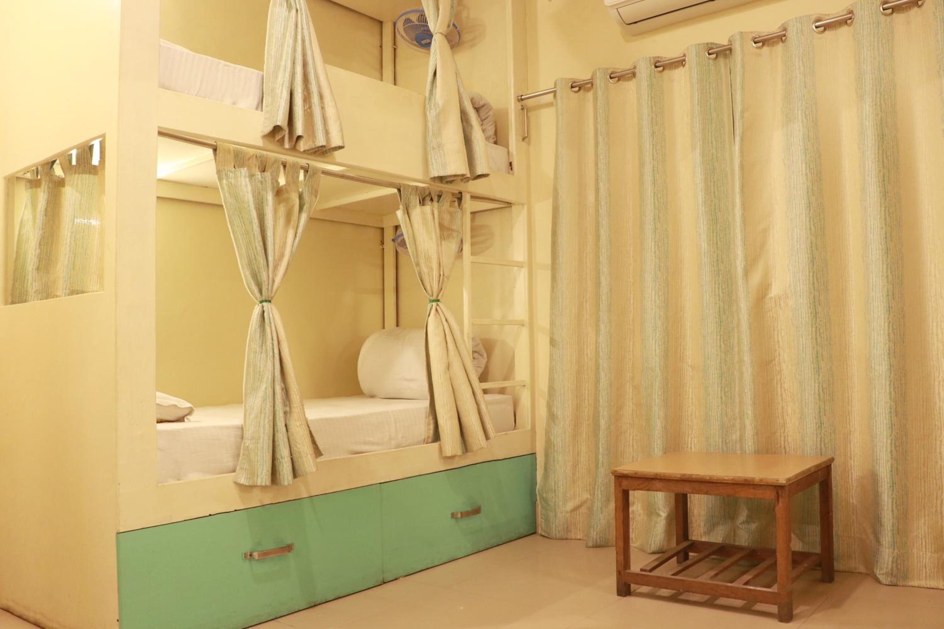 Bed in 6-Bed Dormitory Room photo 3