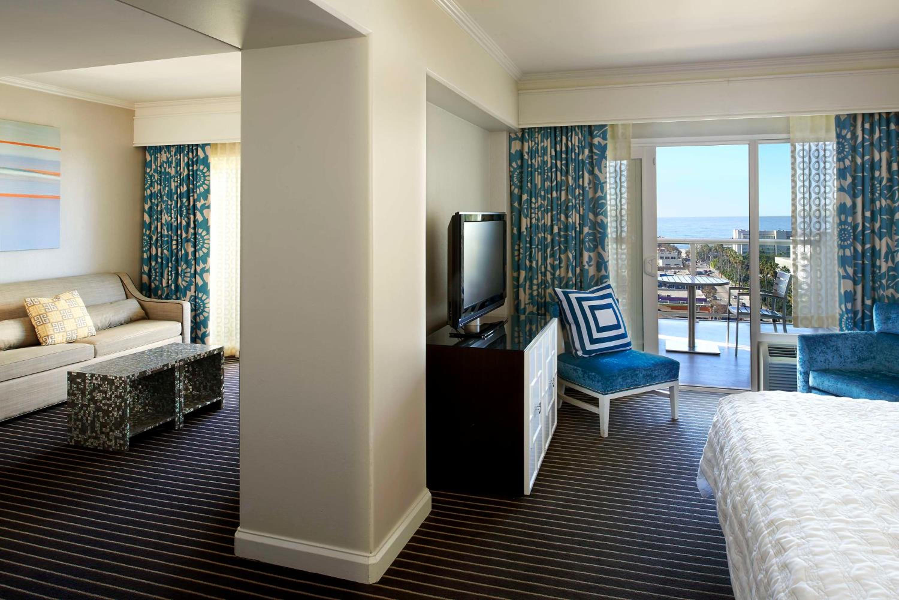 Coastal King Suite with Balcony