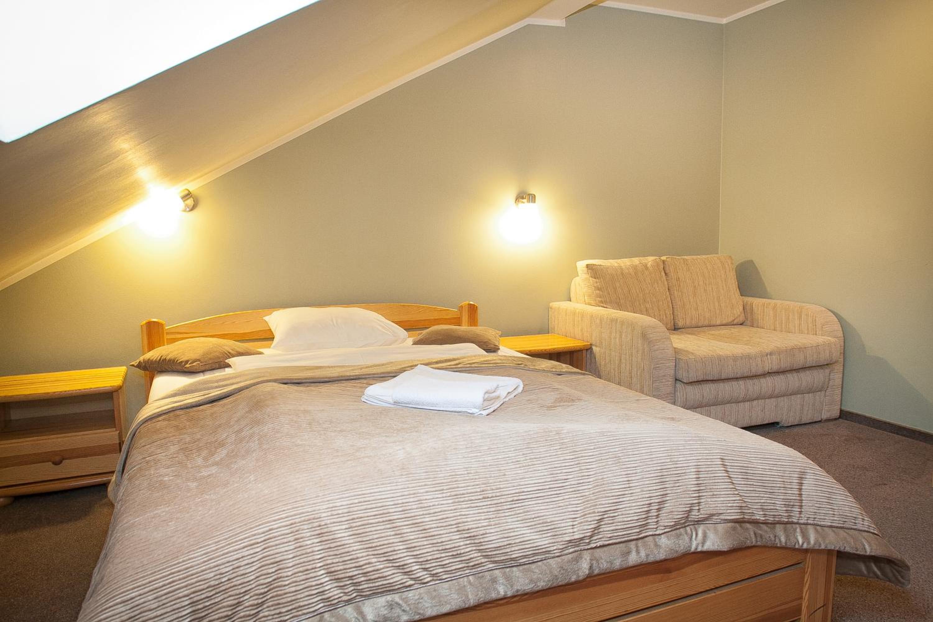 Standard Double Room with Double Bed - Photo 6