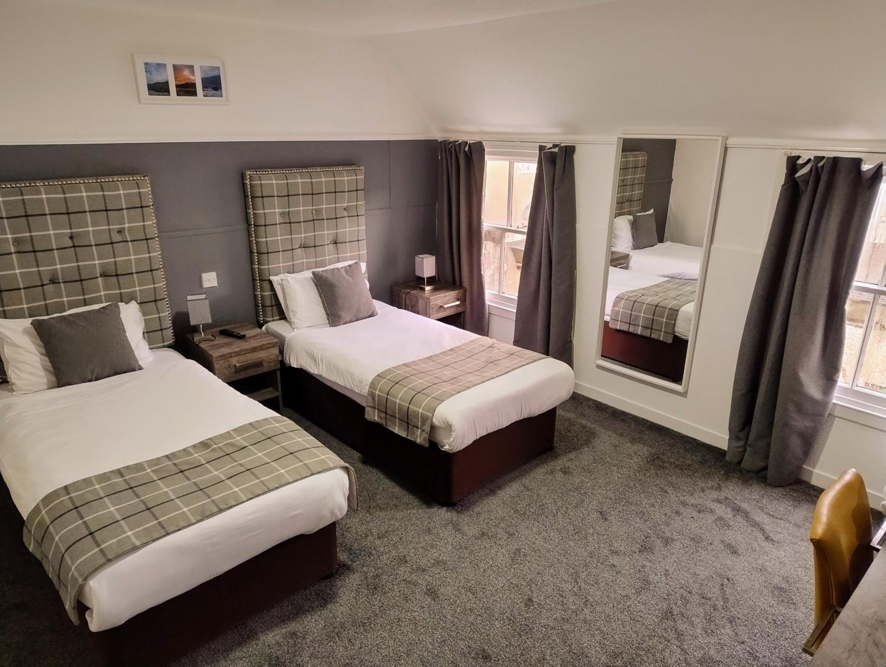 Twin Room - Photo 1