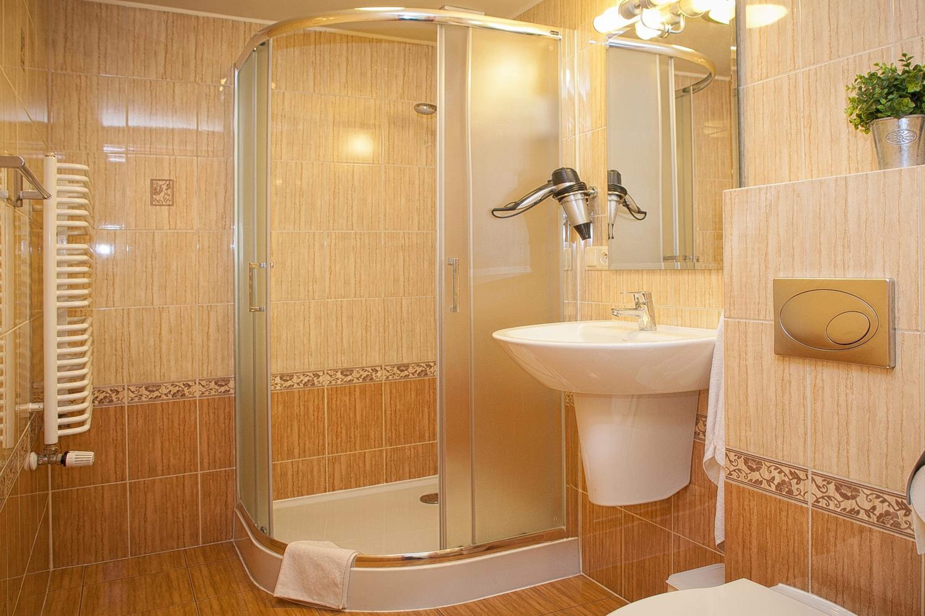 Standard Double Room with Double Bed - Photo 7