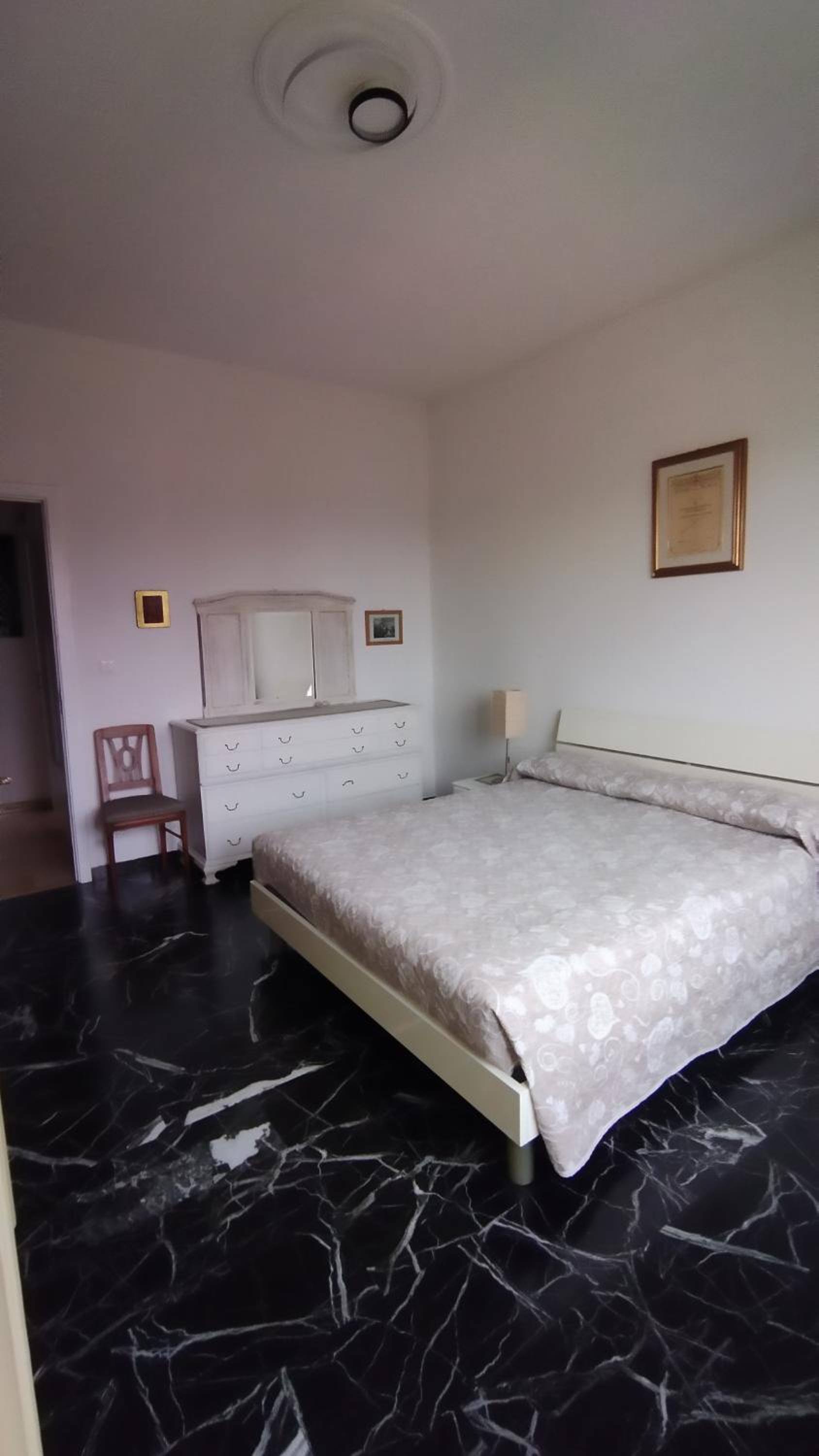Family Two-Bedroom Apartment With View photo 2