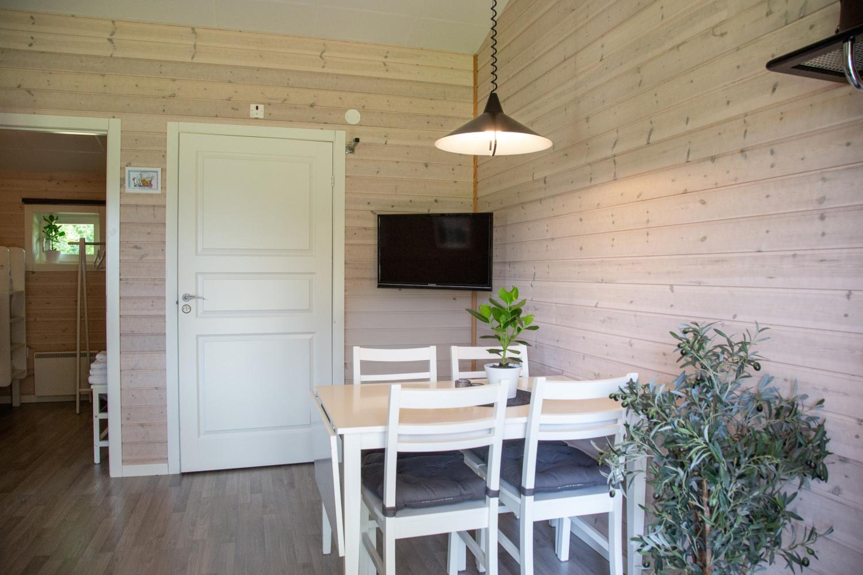 One-Bedroom Apartment - Photo 9