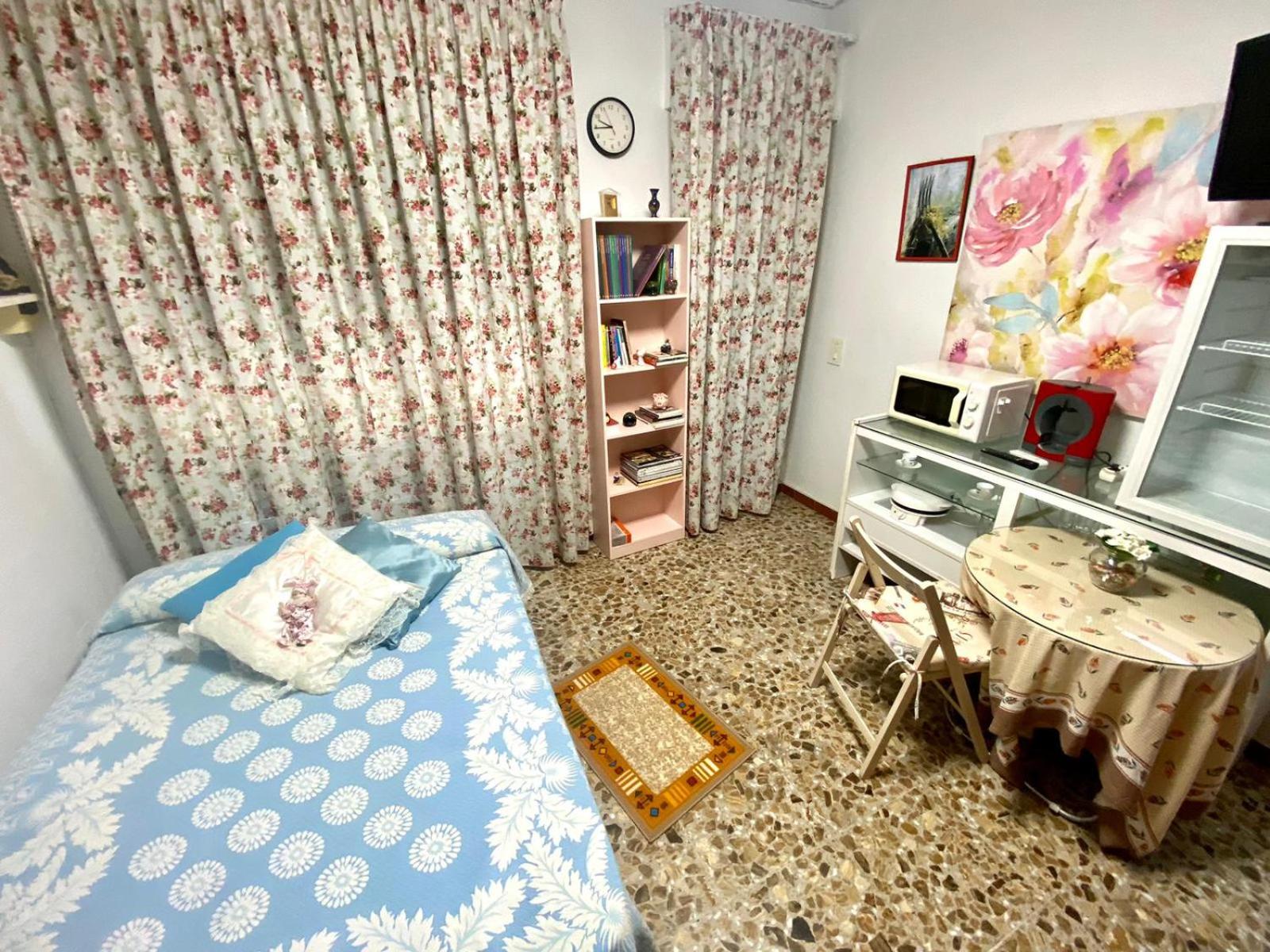 Superior One-Bedroom Apartment