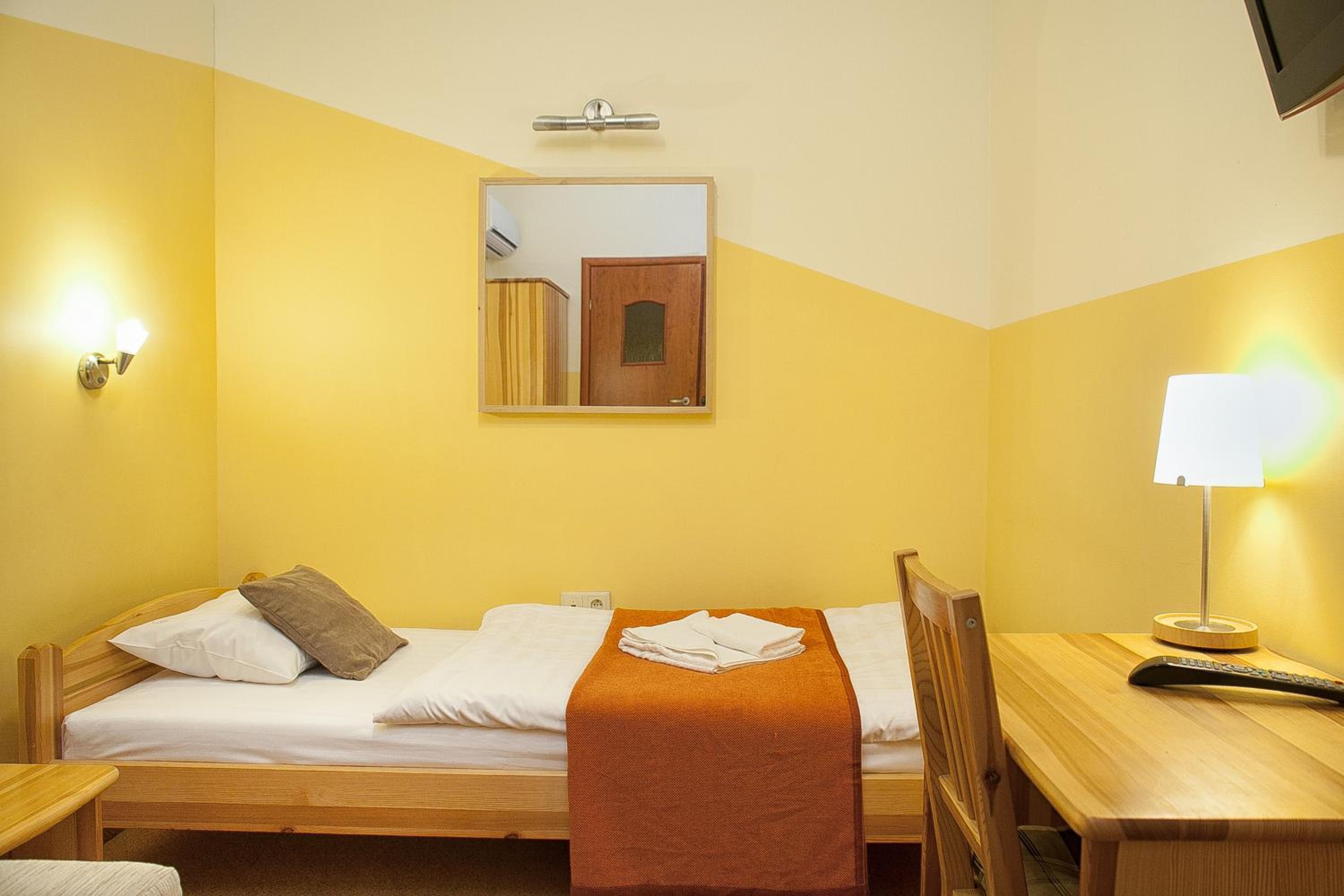 Small Single Room photo 1