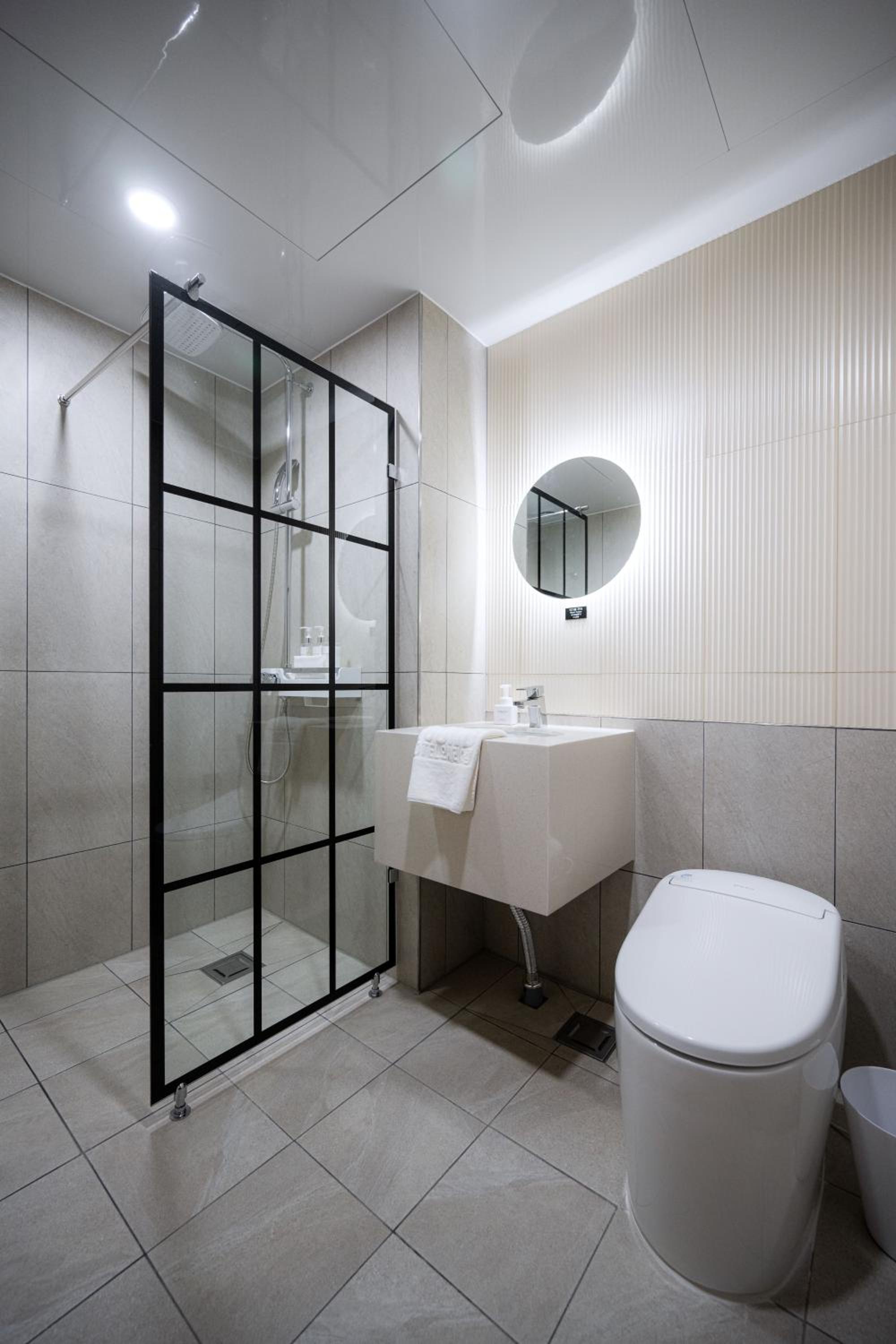 Deluxe Double Room - Photo 12