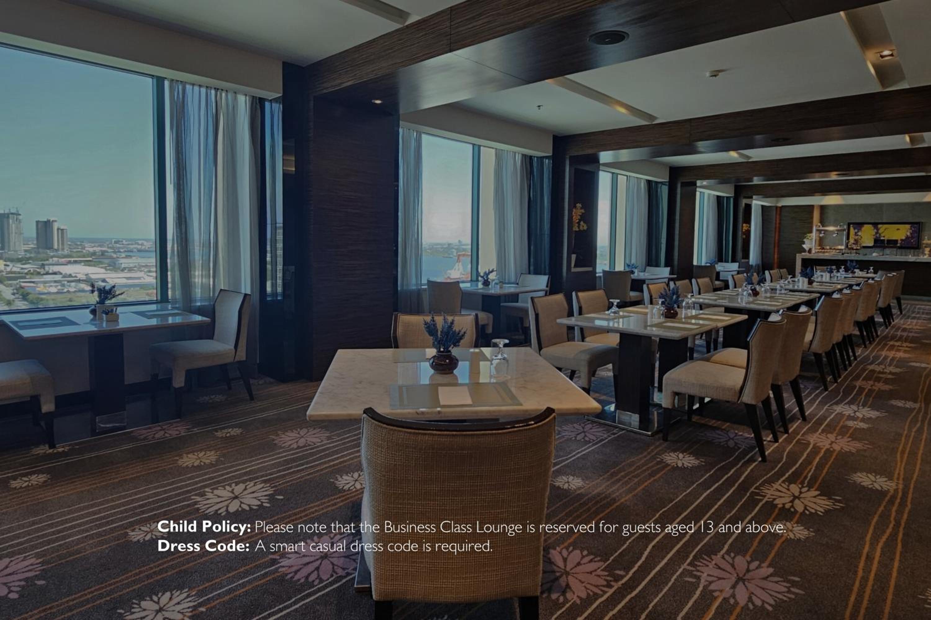 Business Class with Lounge Access - Photo 5
