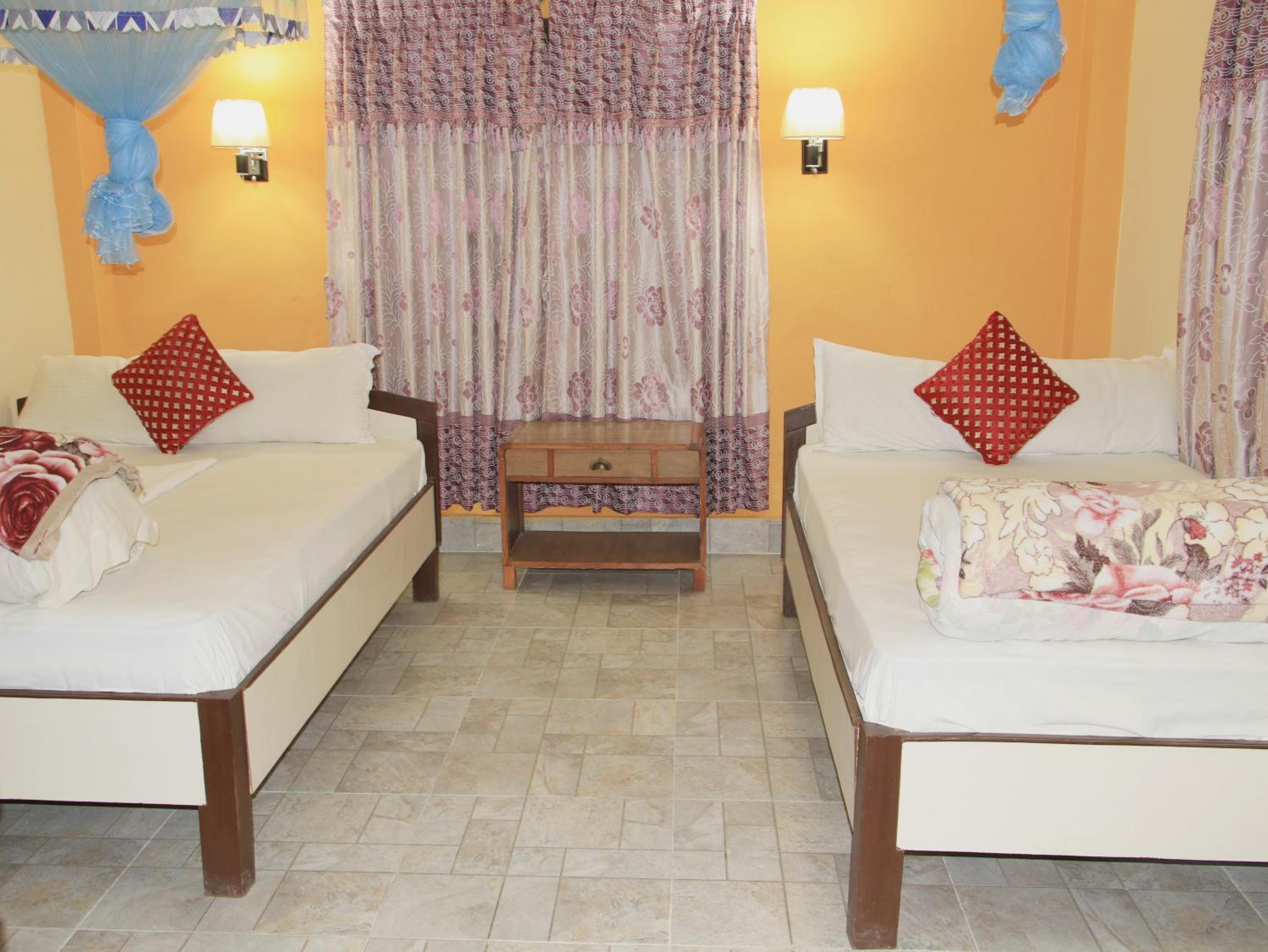 Family Room With Garden View photo 2