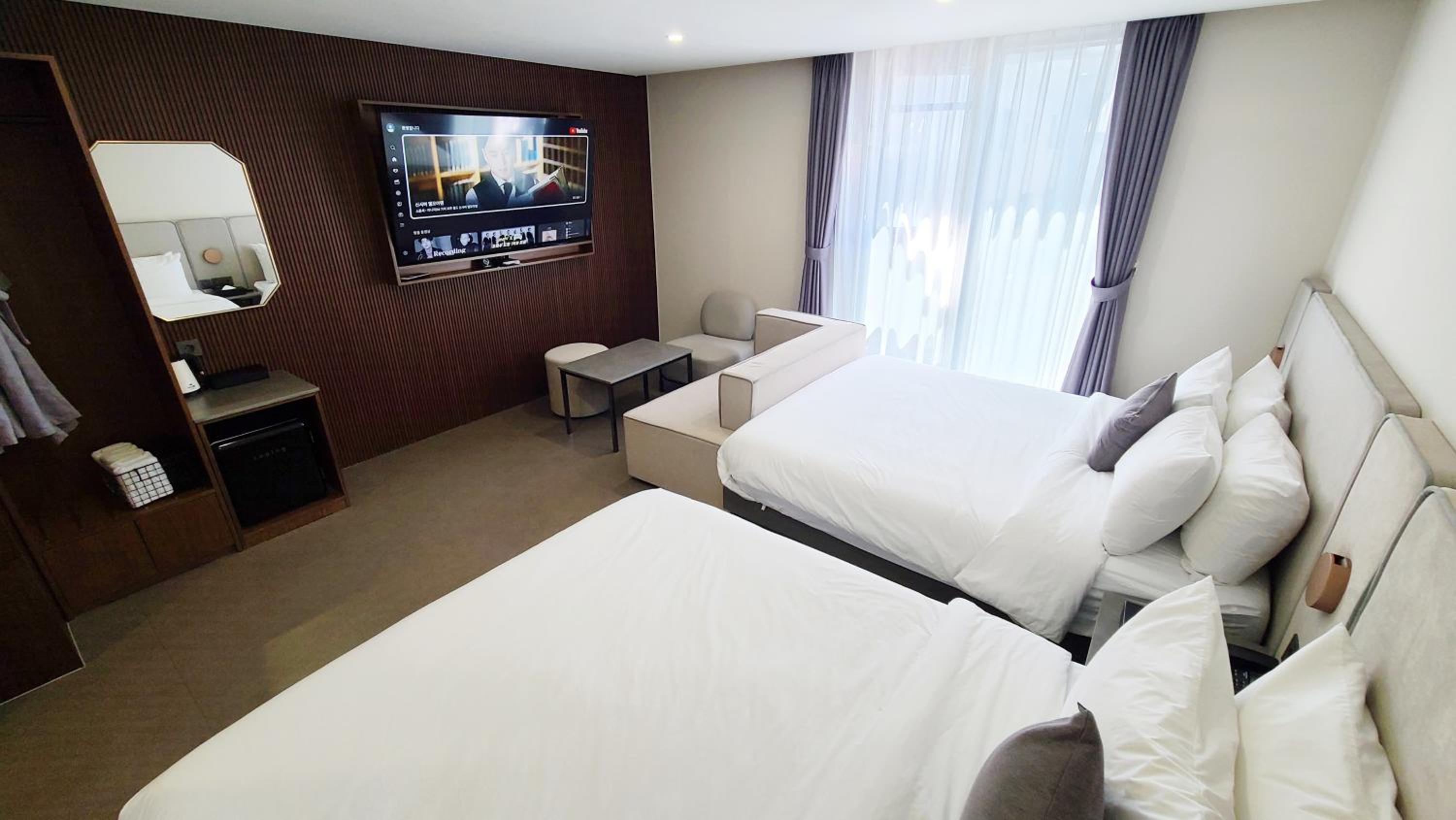 Twin Room - Photo 1