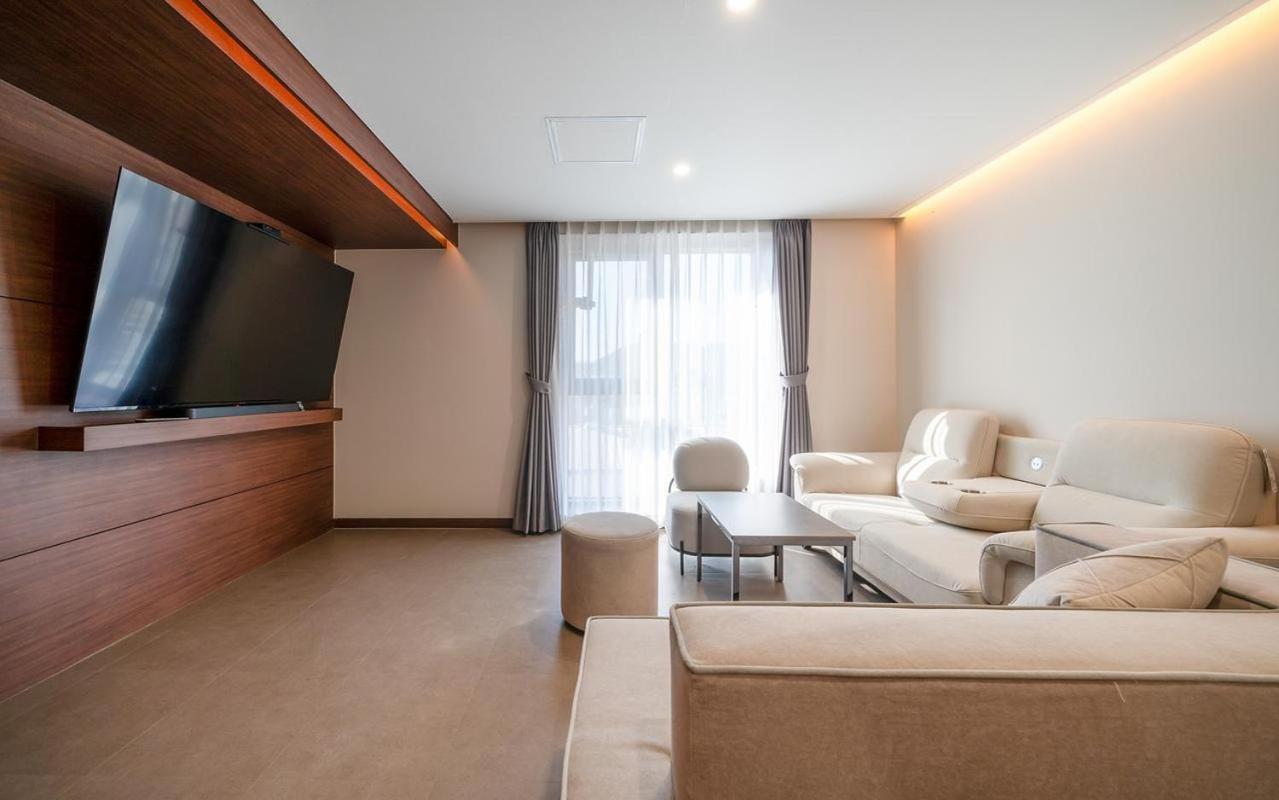 Cinema Room - Photo 10