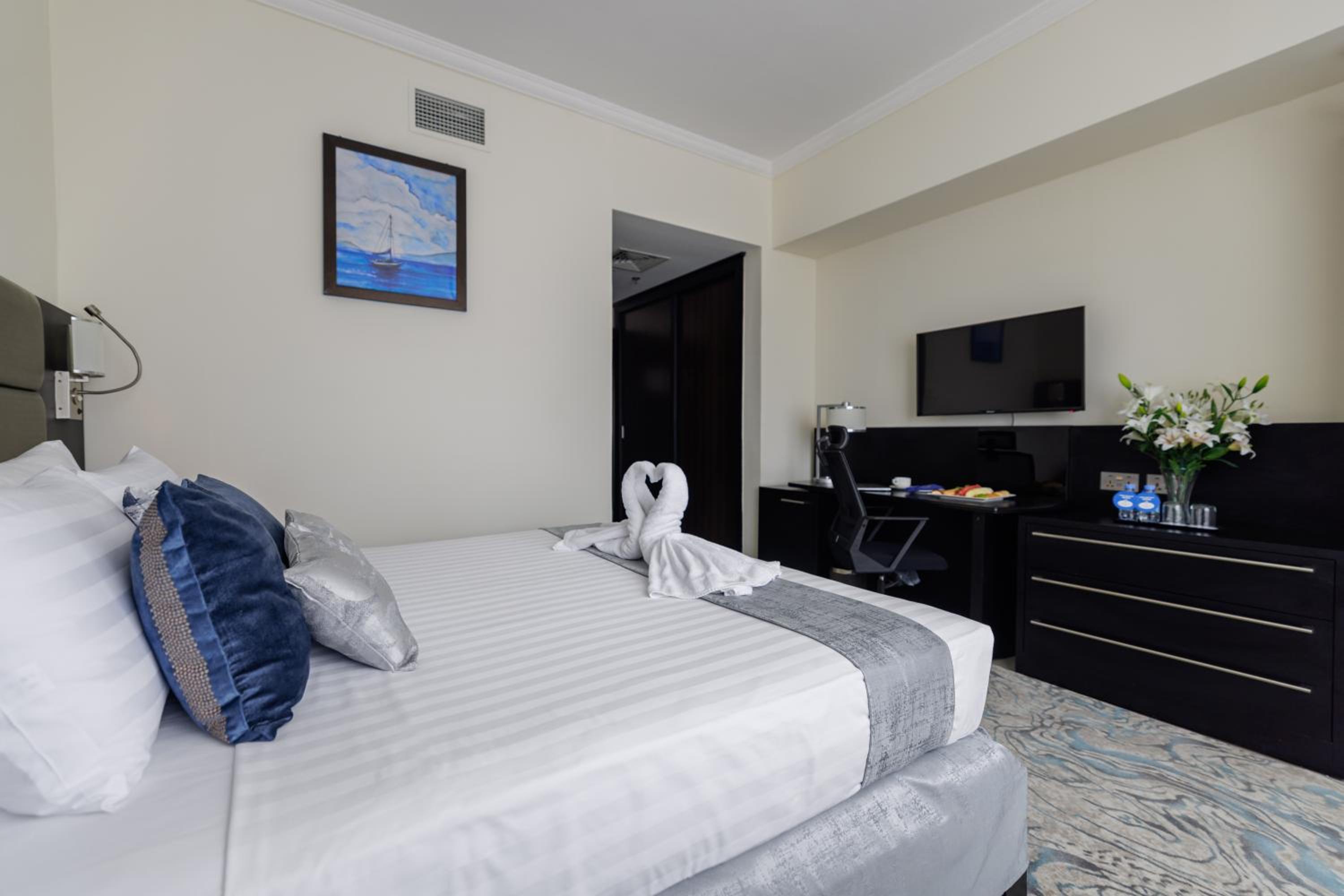 Deluxe Double or Twin Room - Photo 3