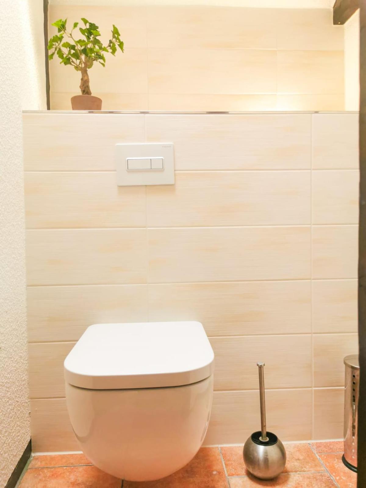 Family Room with Bathroom photo 3