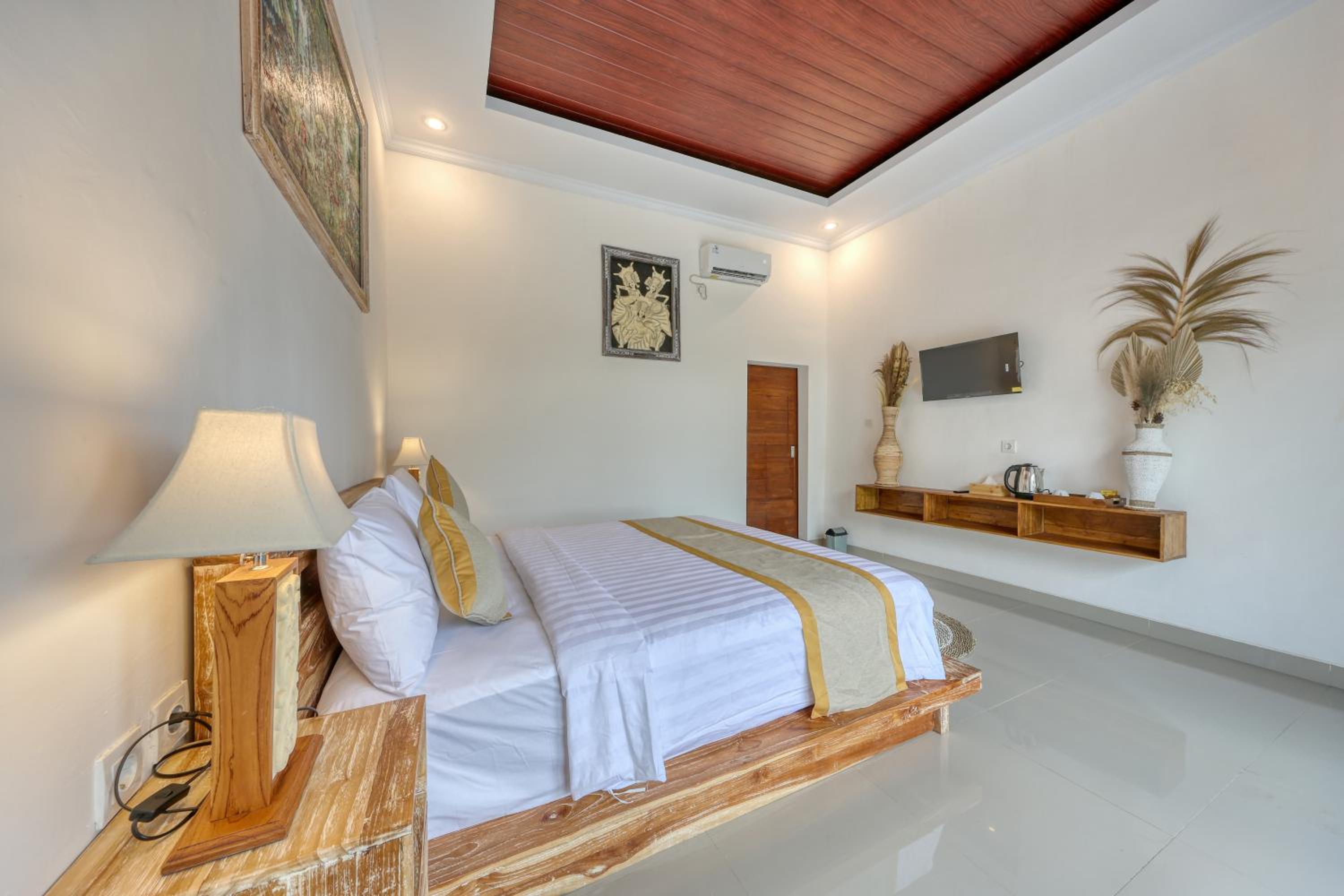 Deluxe Double Room with Balcony photo 1