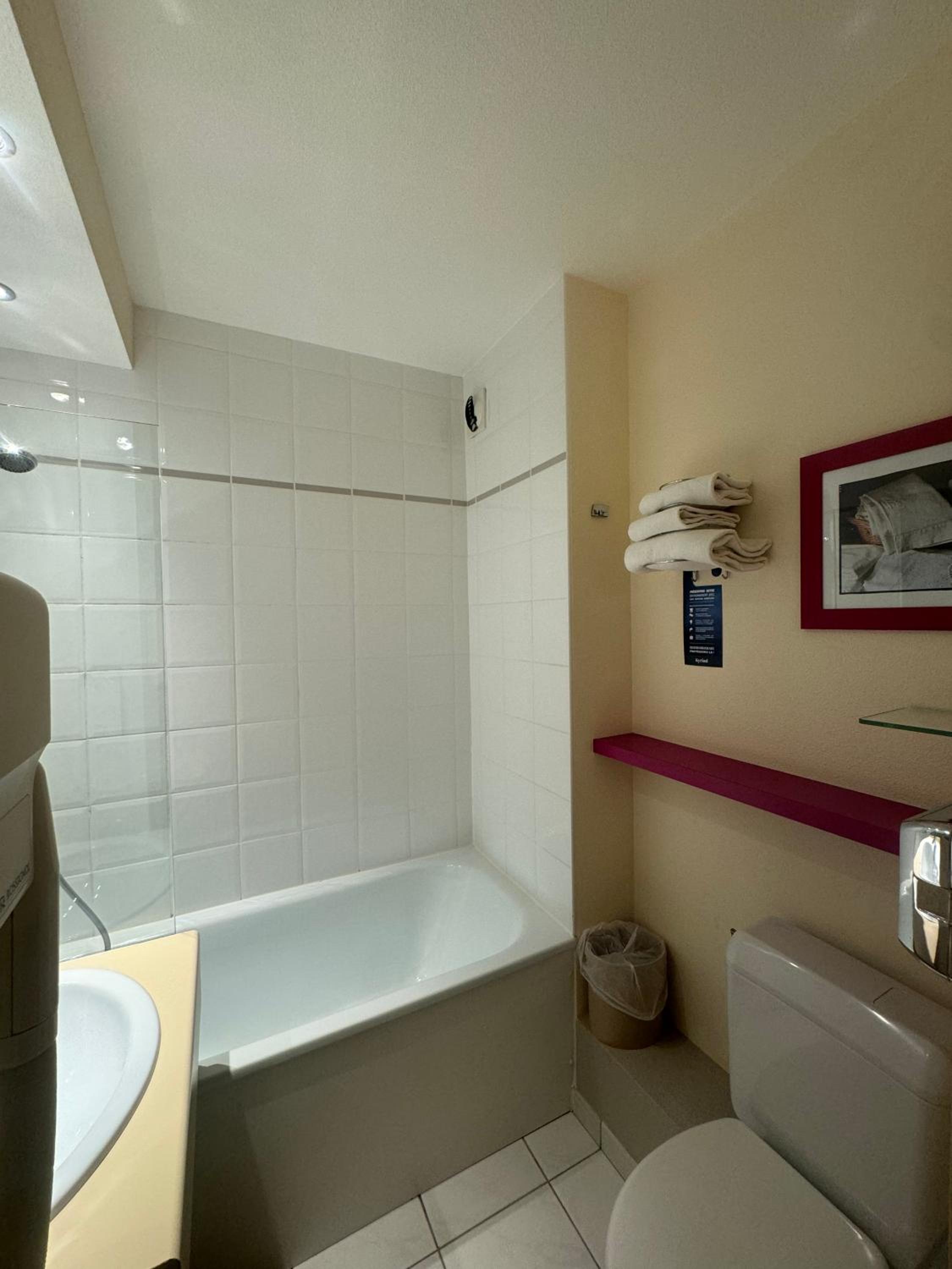 Double Room - Photo 5