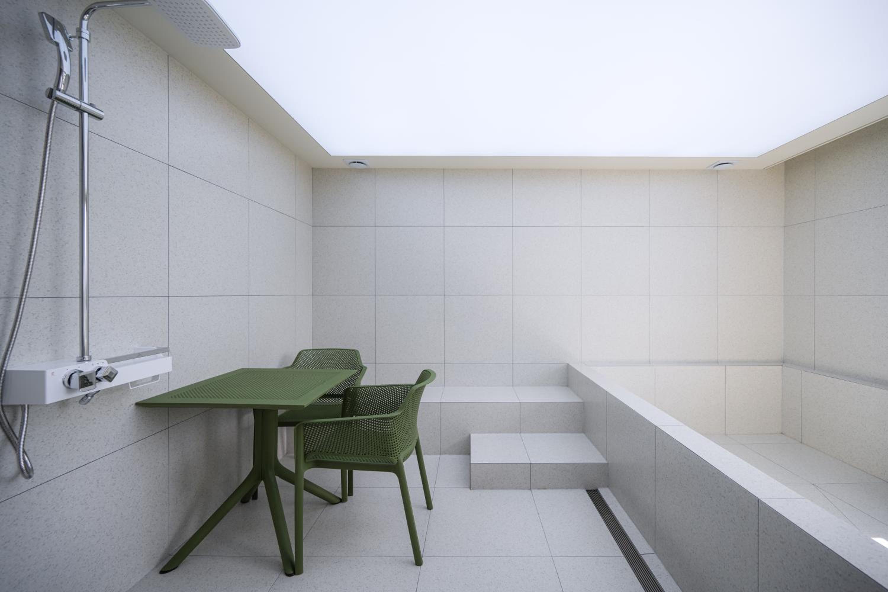 Family Room with Private Pool - Photo 6