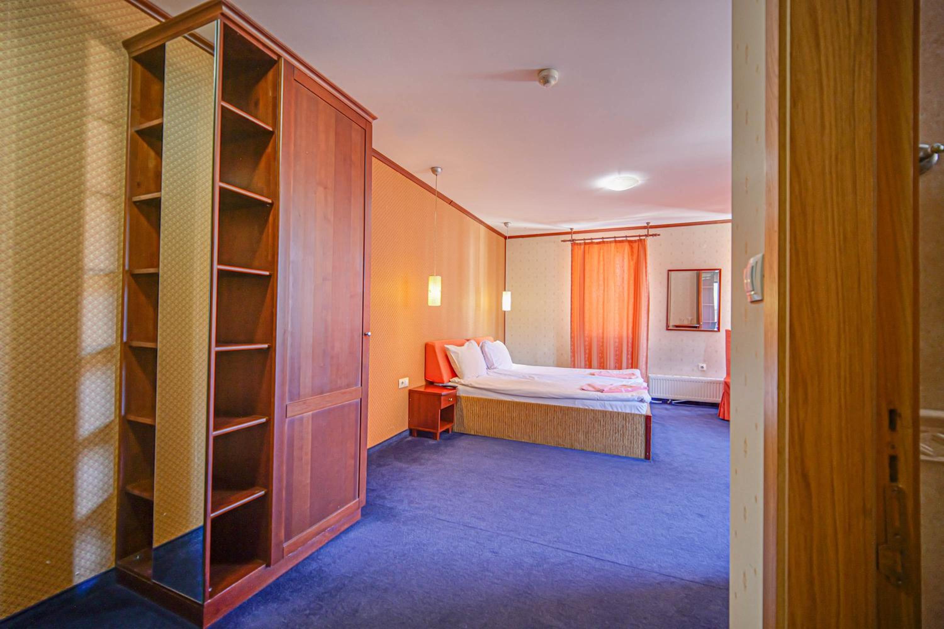 Double or Twin Room photo 3