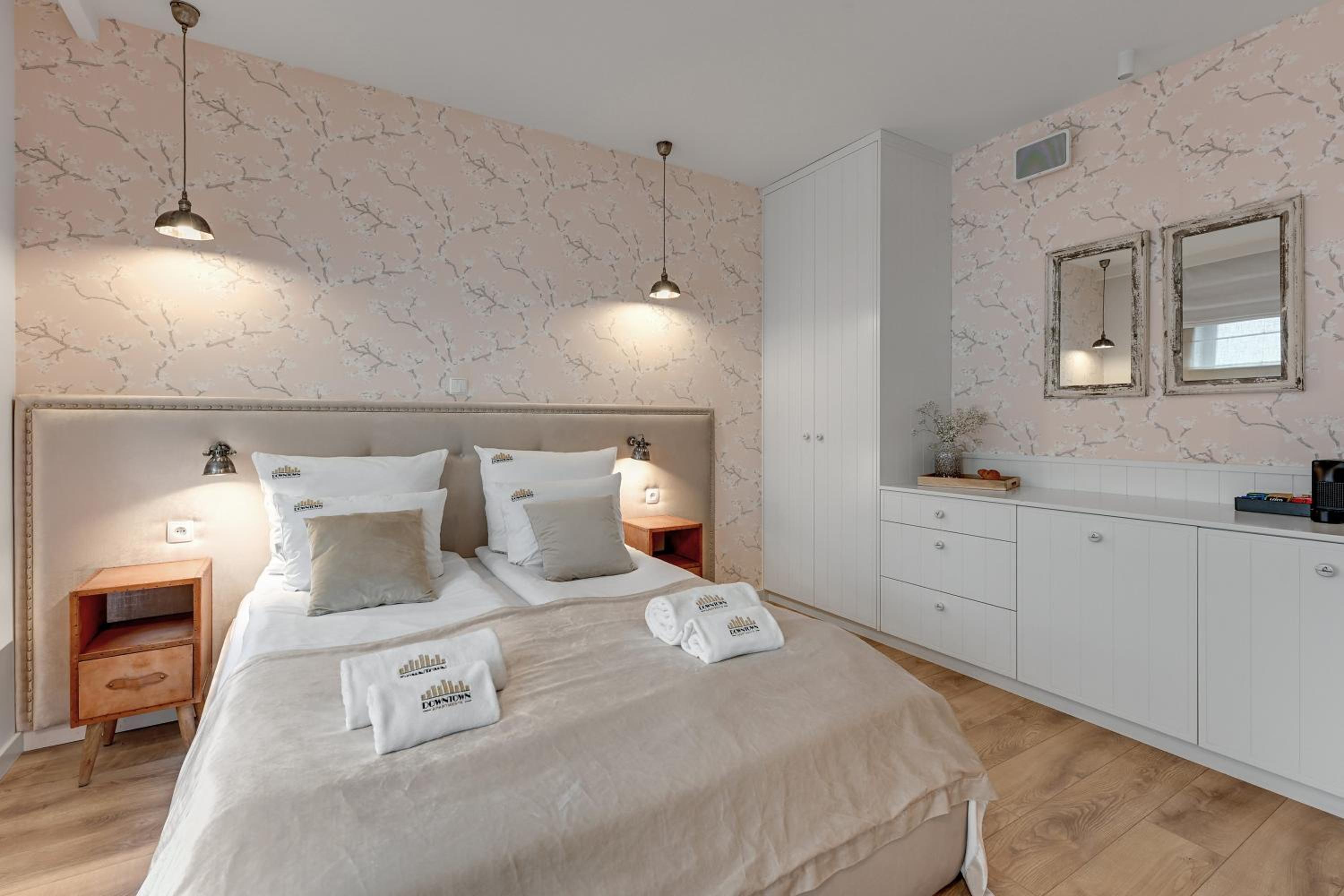 Studio Apartment with King Bed