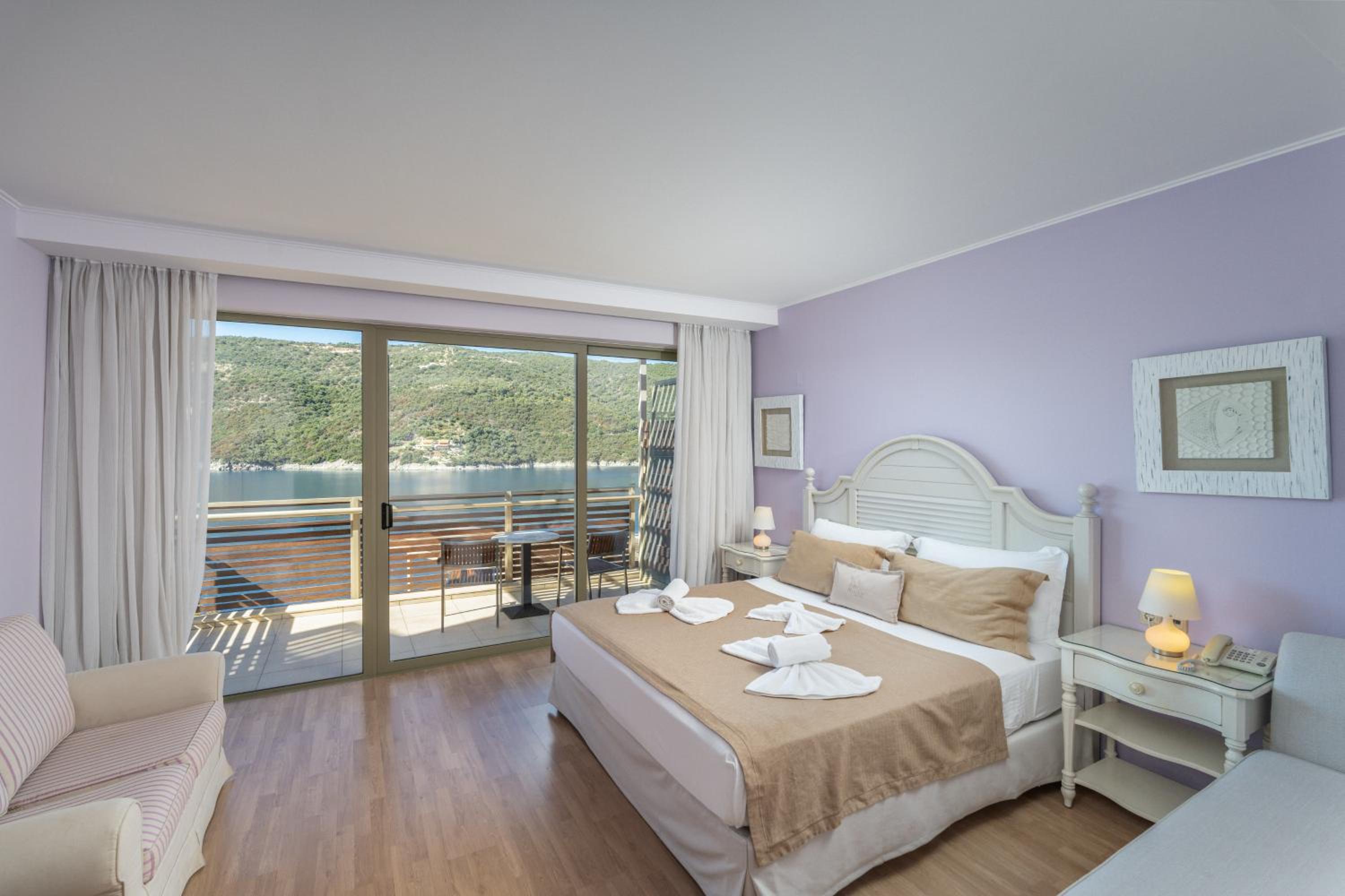 Deluxe Double Room with Sea View - Photo 15