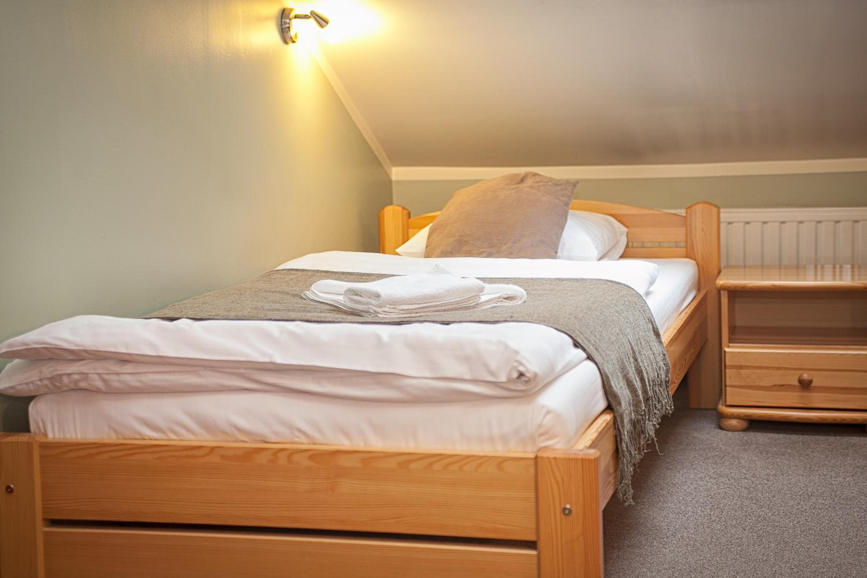 Standard Twin Room - Photo 1