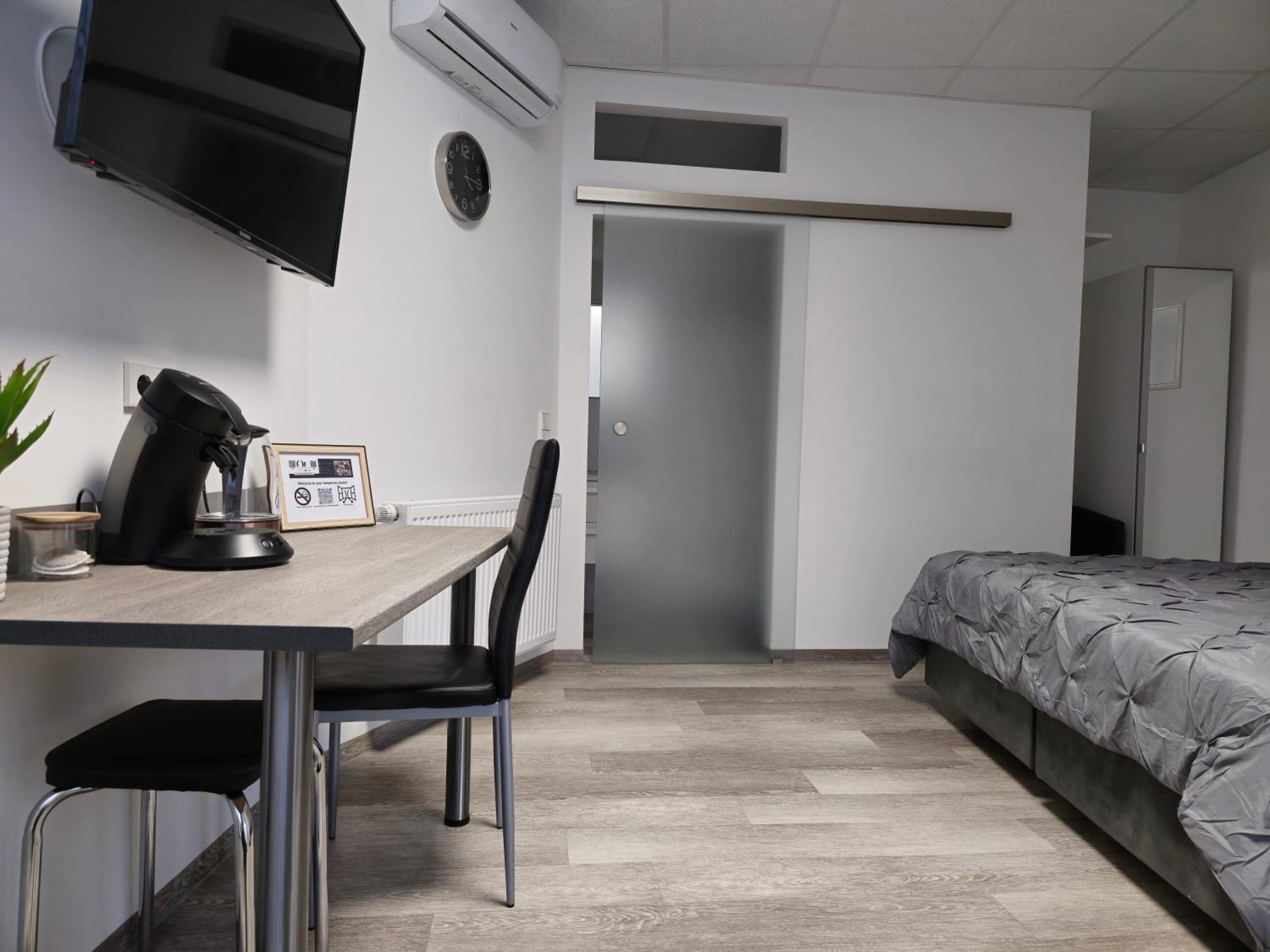Double Room with Private Bathroom photo 2